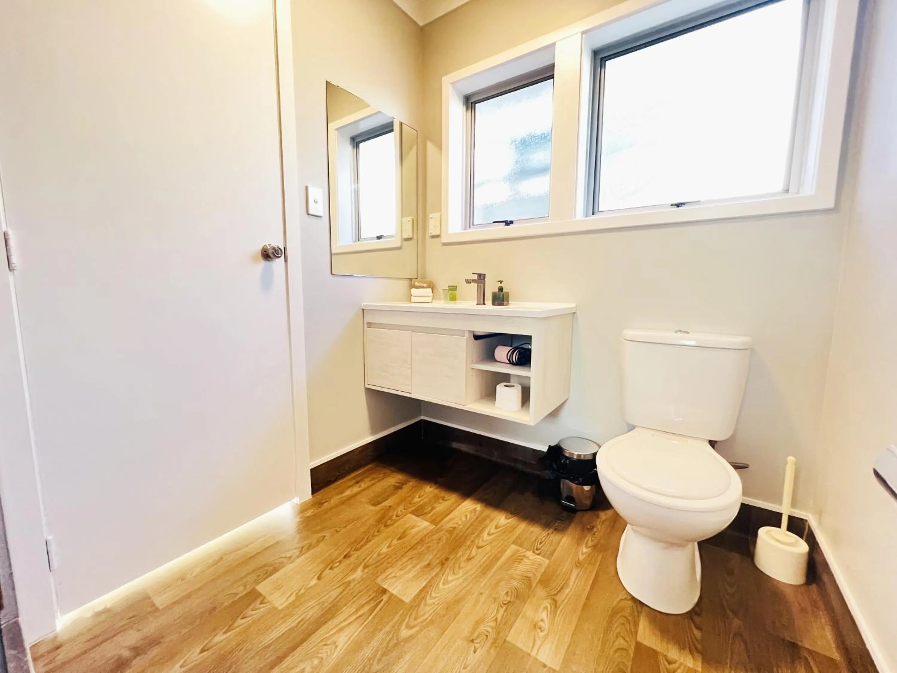 Bathroom in Barclay Motel