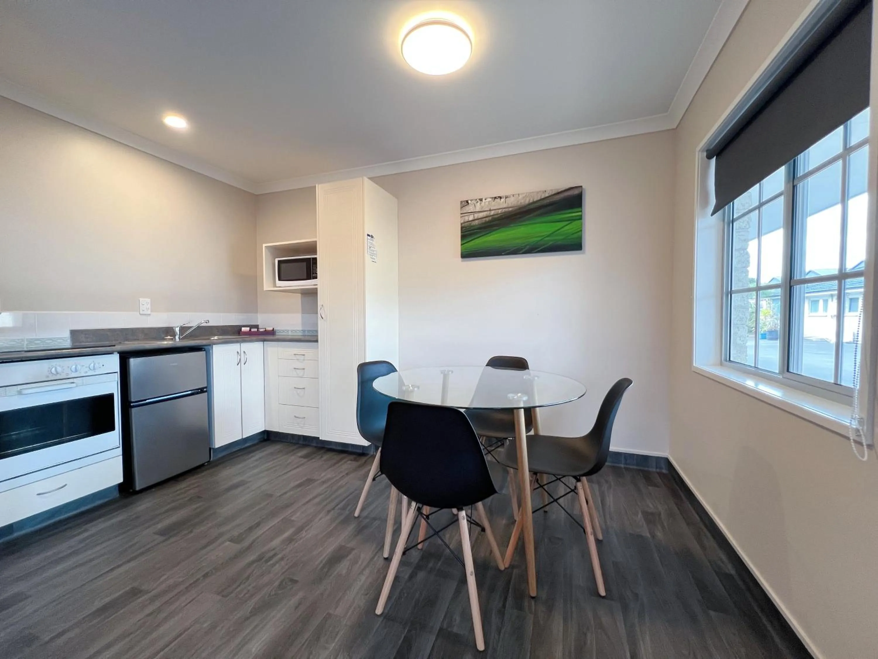 Dining area in Barclay Motel