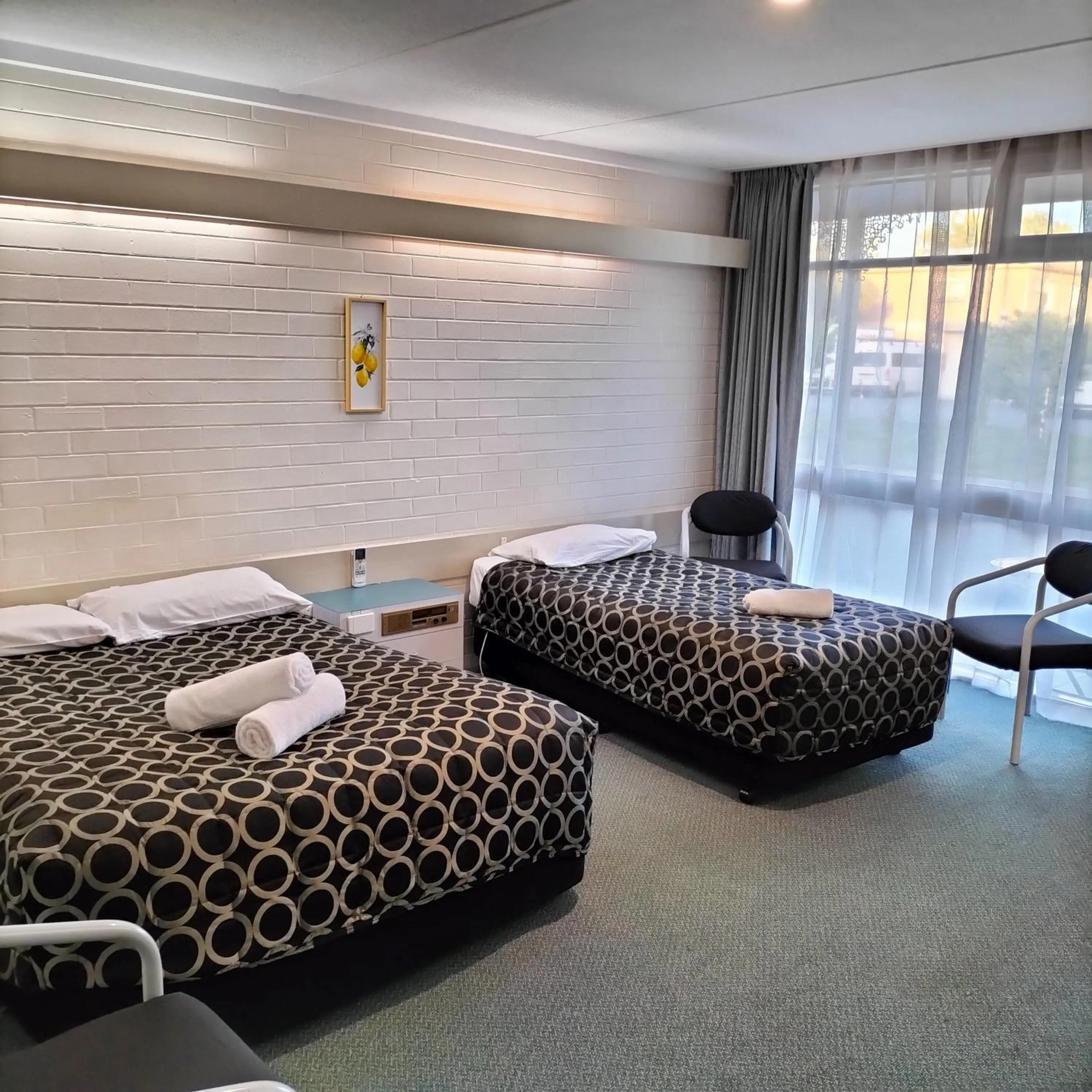 Bed in Wangaratta Motor Inn