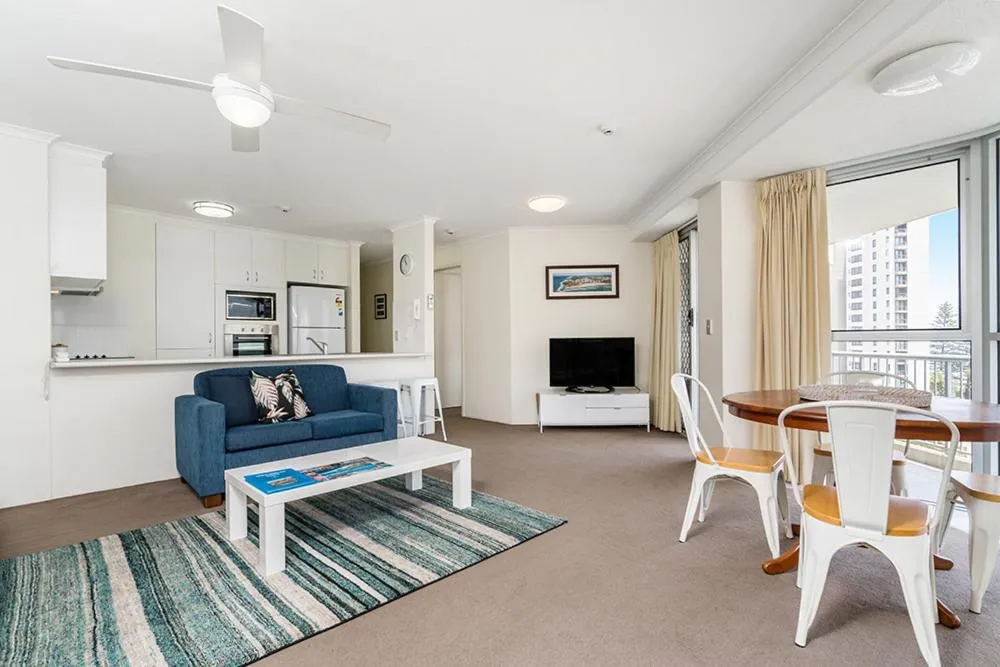 Kitchen or kitchenette in Rainbow Bay Resort Holiday Apartments