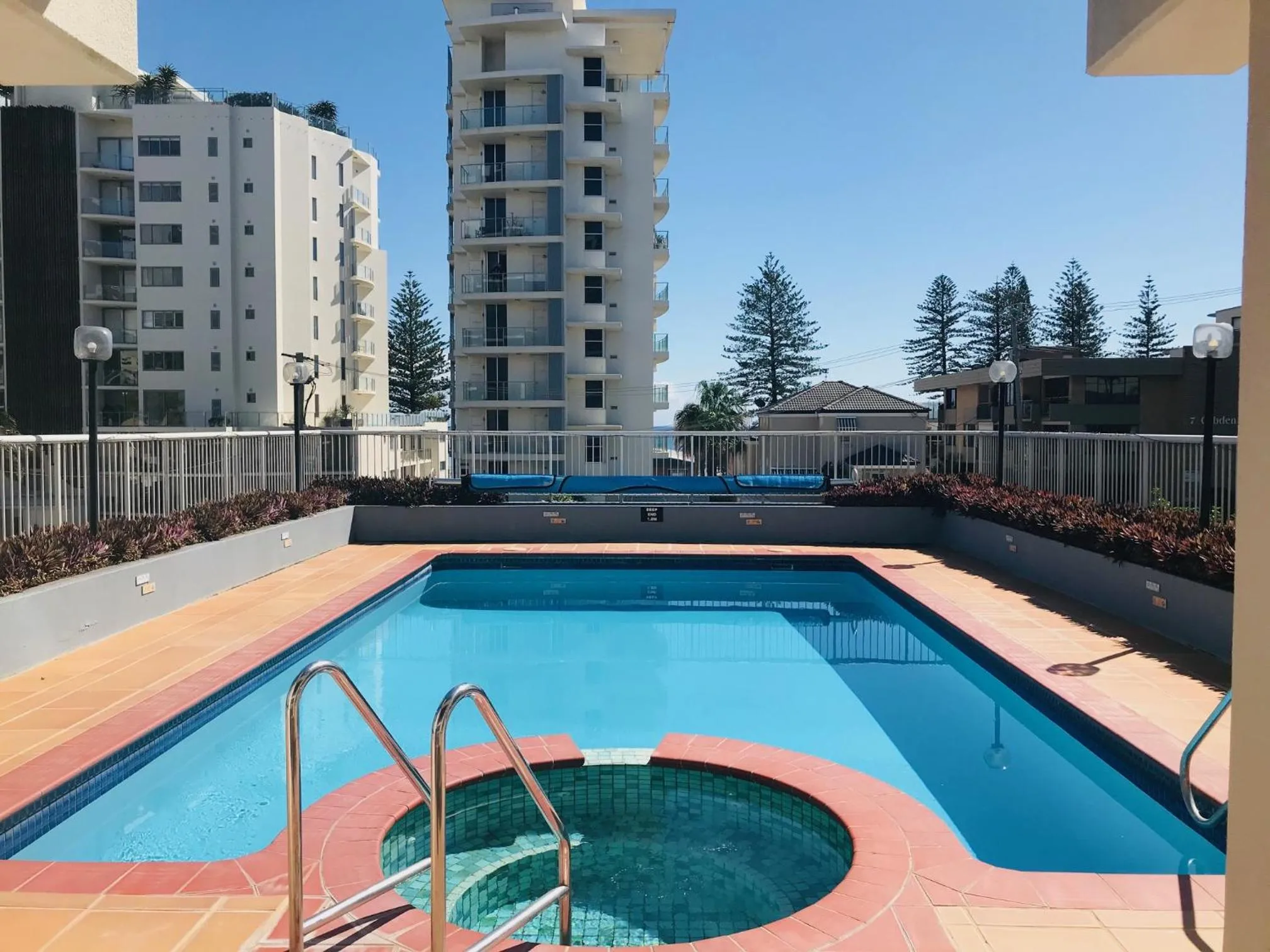 Hot Tub in Rainbow Bay Resort Holiday Apartments