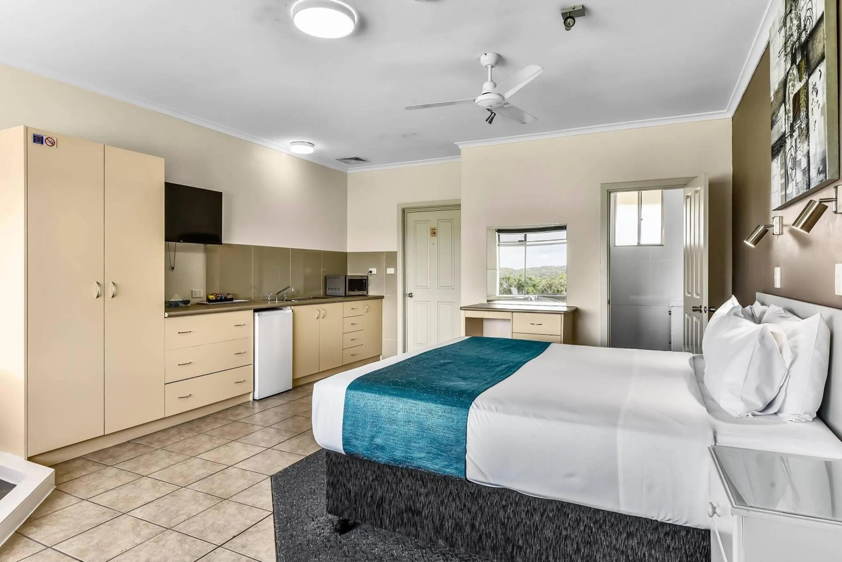 Bedroom, Bed in Comfort Inn Robe