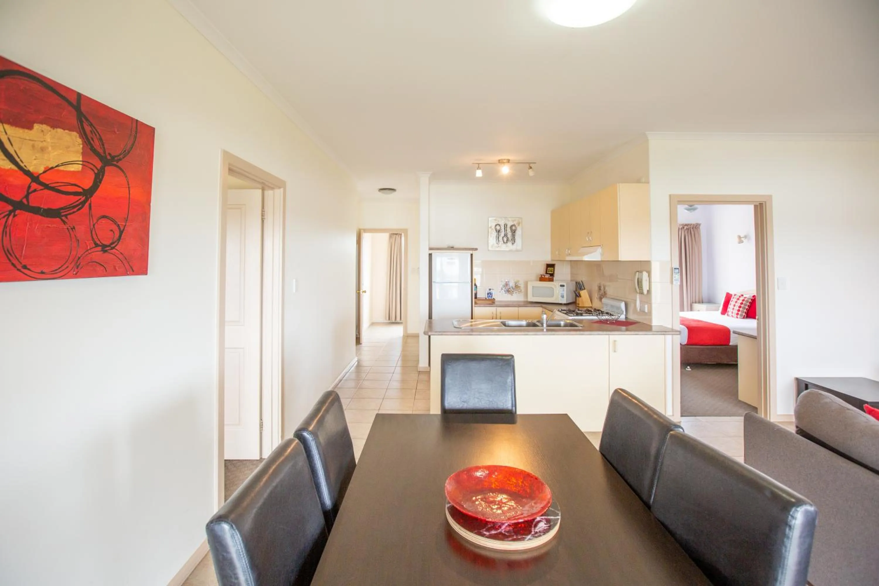 Dining area in Lakeview Motel and Apartments