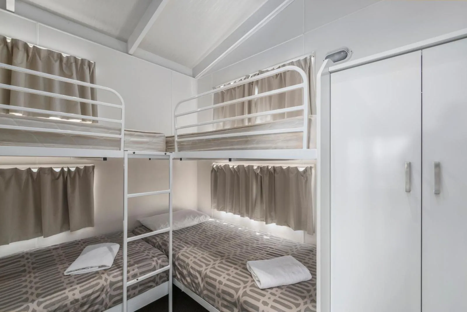 Bedroom, Bed in Ingenia Holidays Eden Beachfront