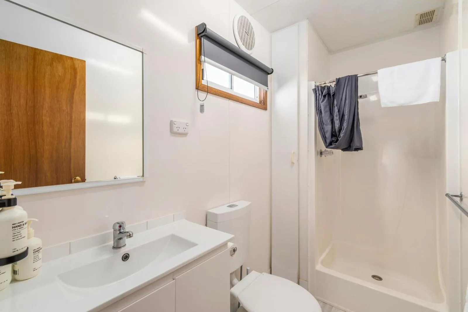 Bathroom in Ingenia Holidays Eden Beachfront