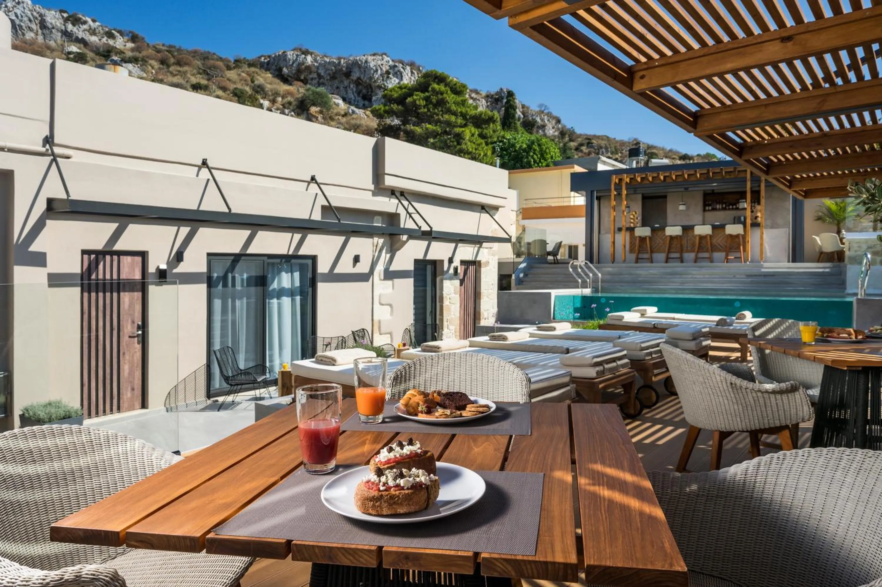 Food and drinks in Casa D'Irene Deluxe Hotel