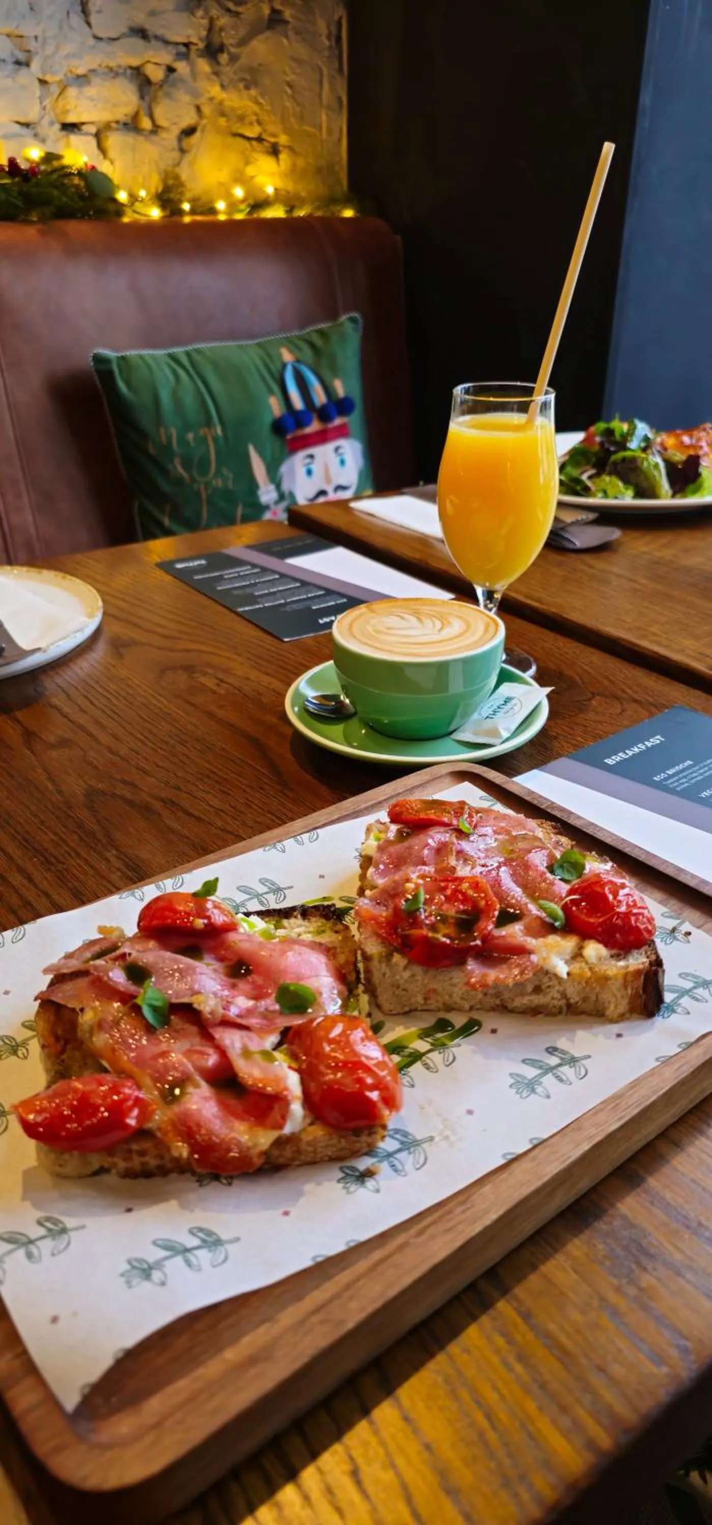 Restaurant/places to eat in SuperB Luxury Suites