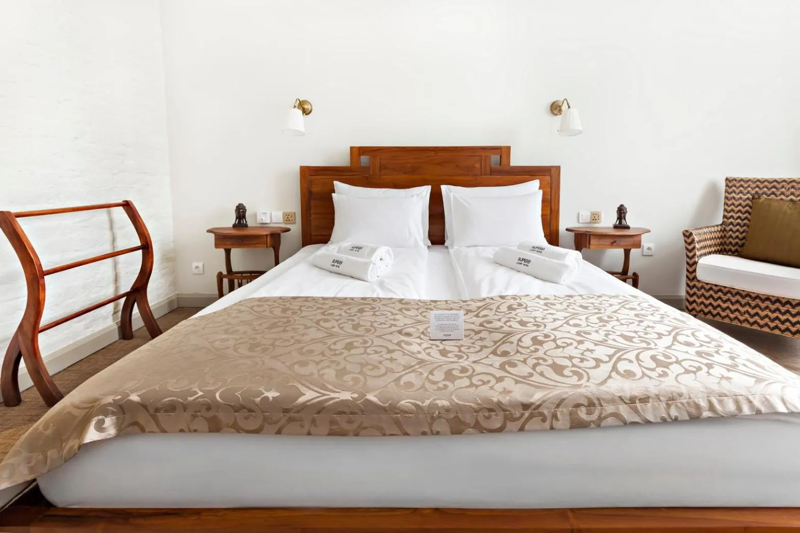 Bedroom, Bed in SuperB Luxury Suites