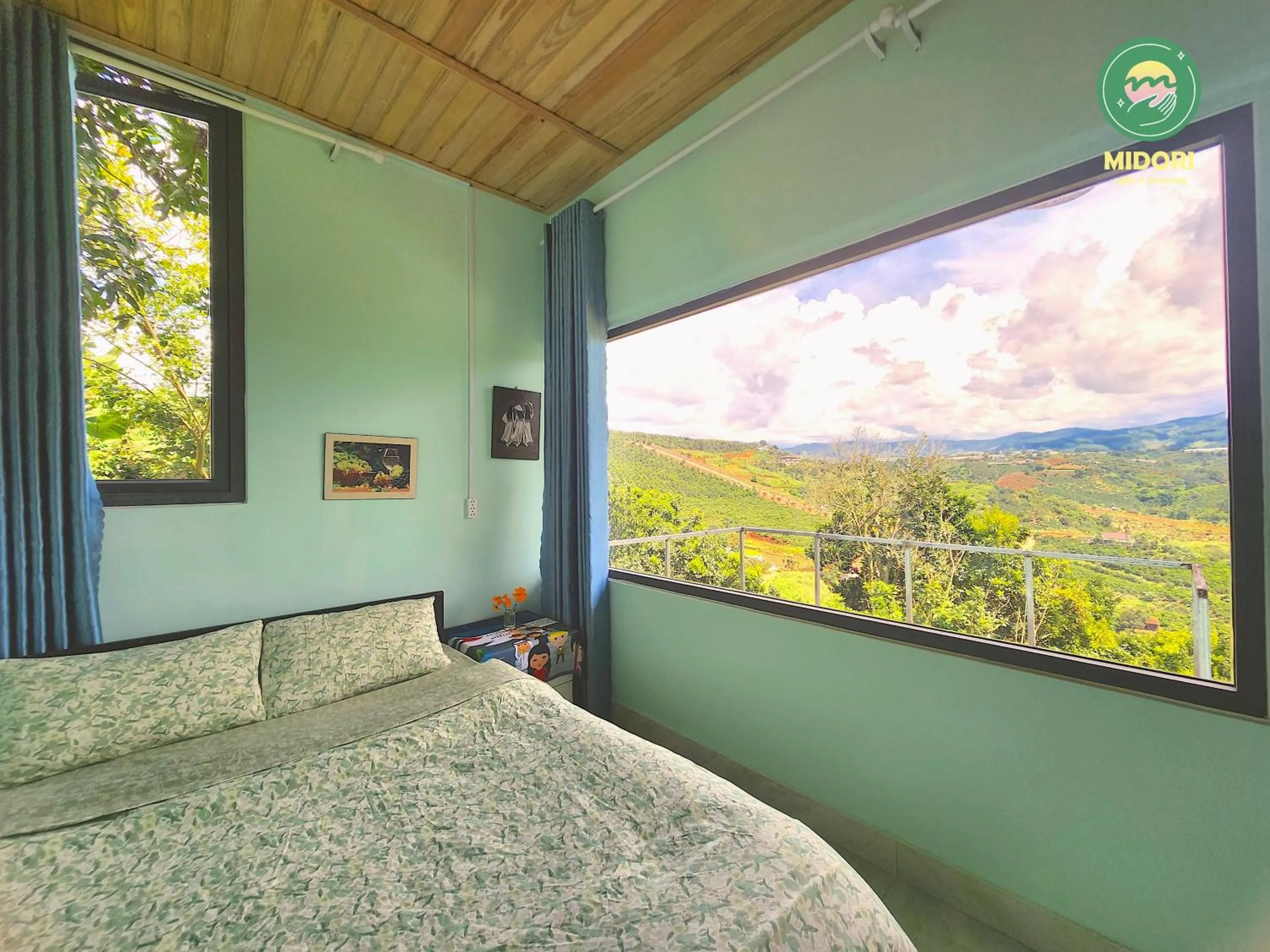 Photo of the whole room, Bed in Midori Heritage Coffee Farm