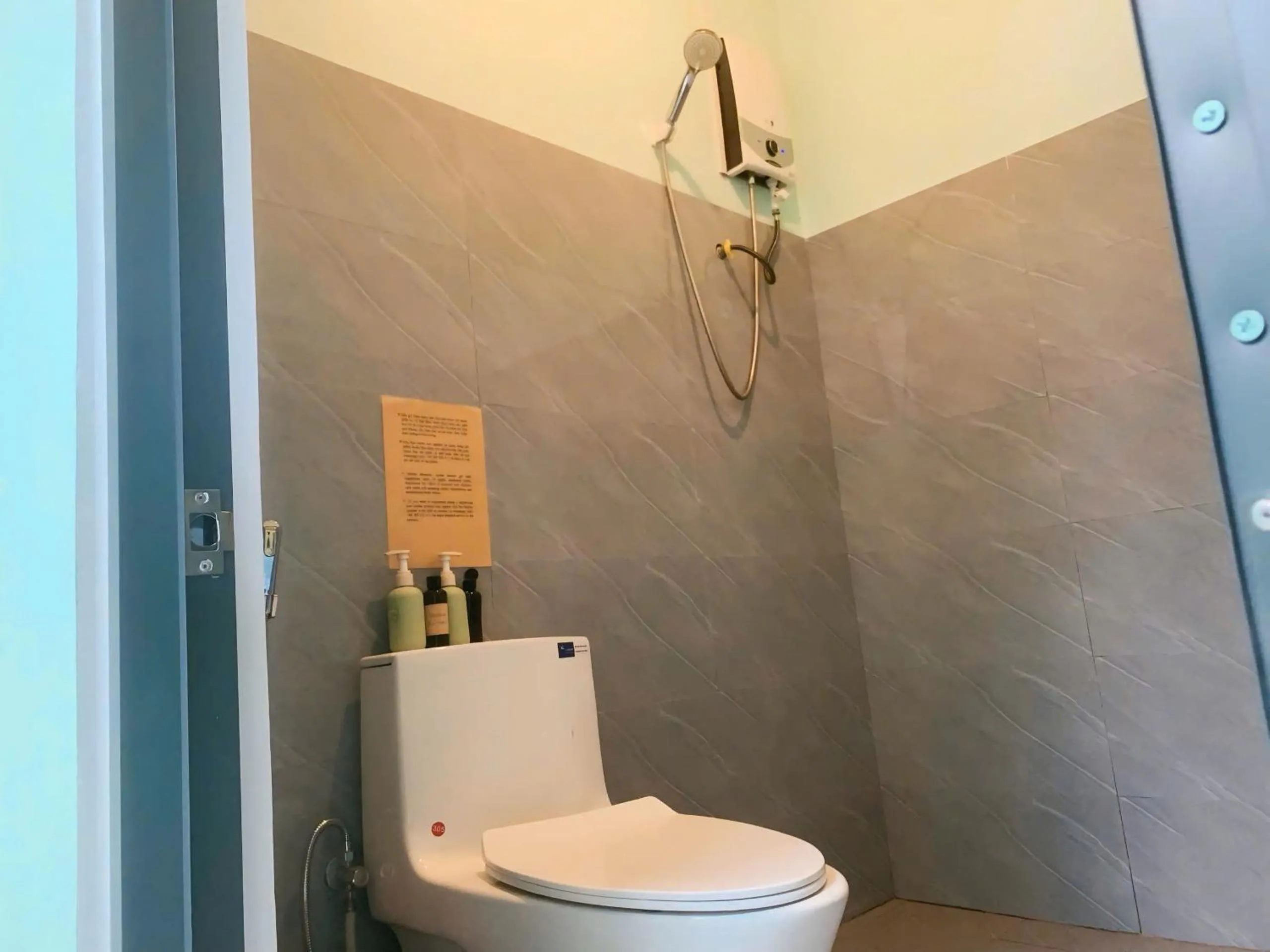 Shower in Midori Heritage Coffee Farm