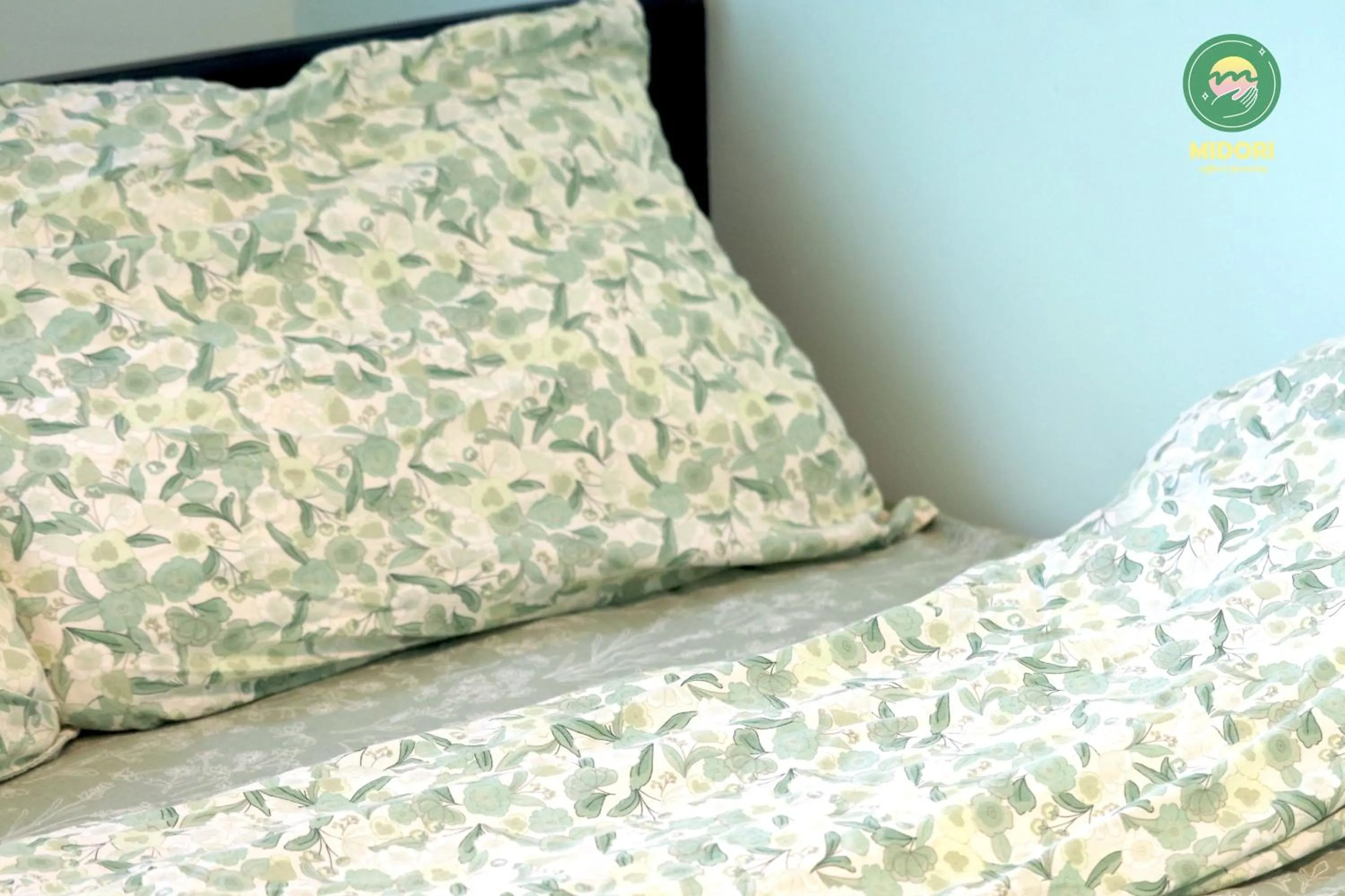 Photo of the whole room, Bed in Midori Heritage Coffee Farm