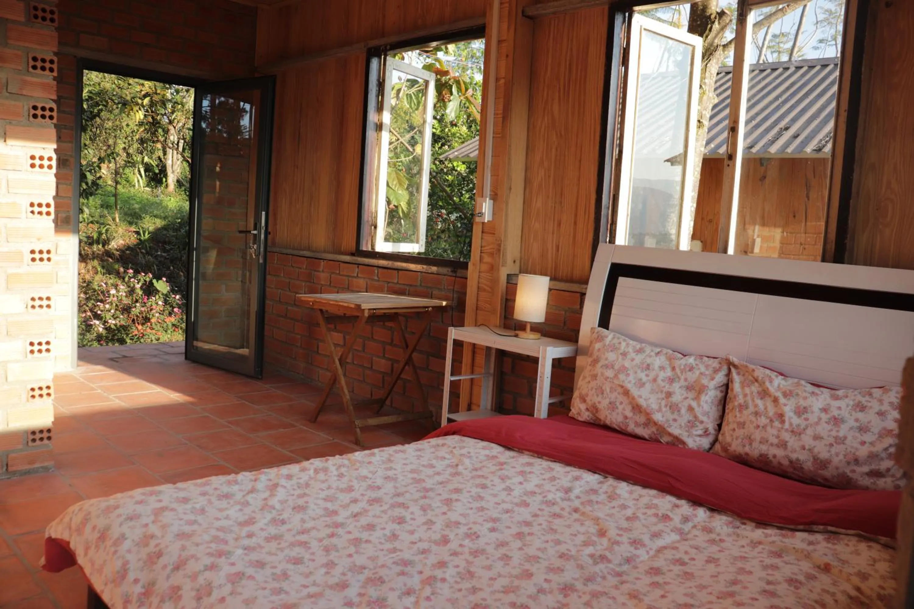 Bed in Midori Heritage Coffee Farm