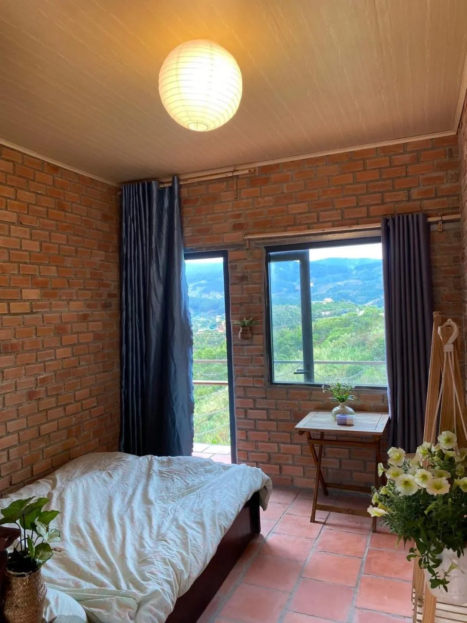 Bed in Midori Heritage Coffee Farm