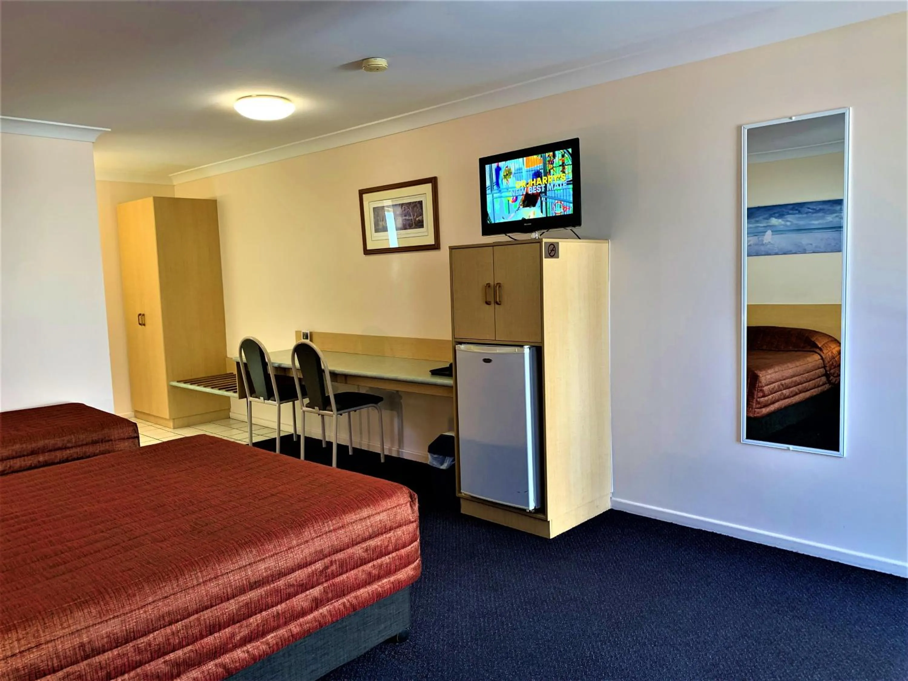 Photo of the whole room, Bed in Silo Motor Inn Biloela
