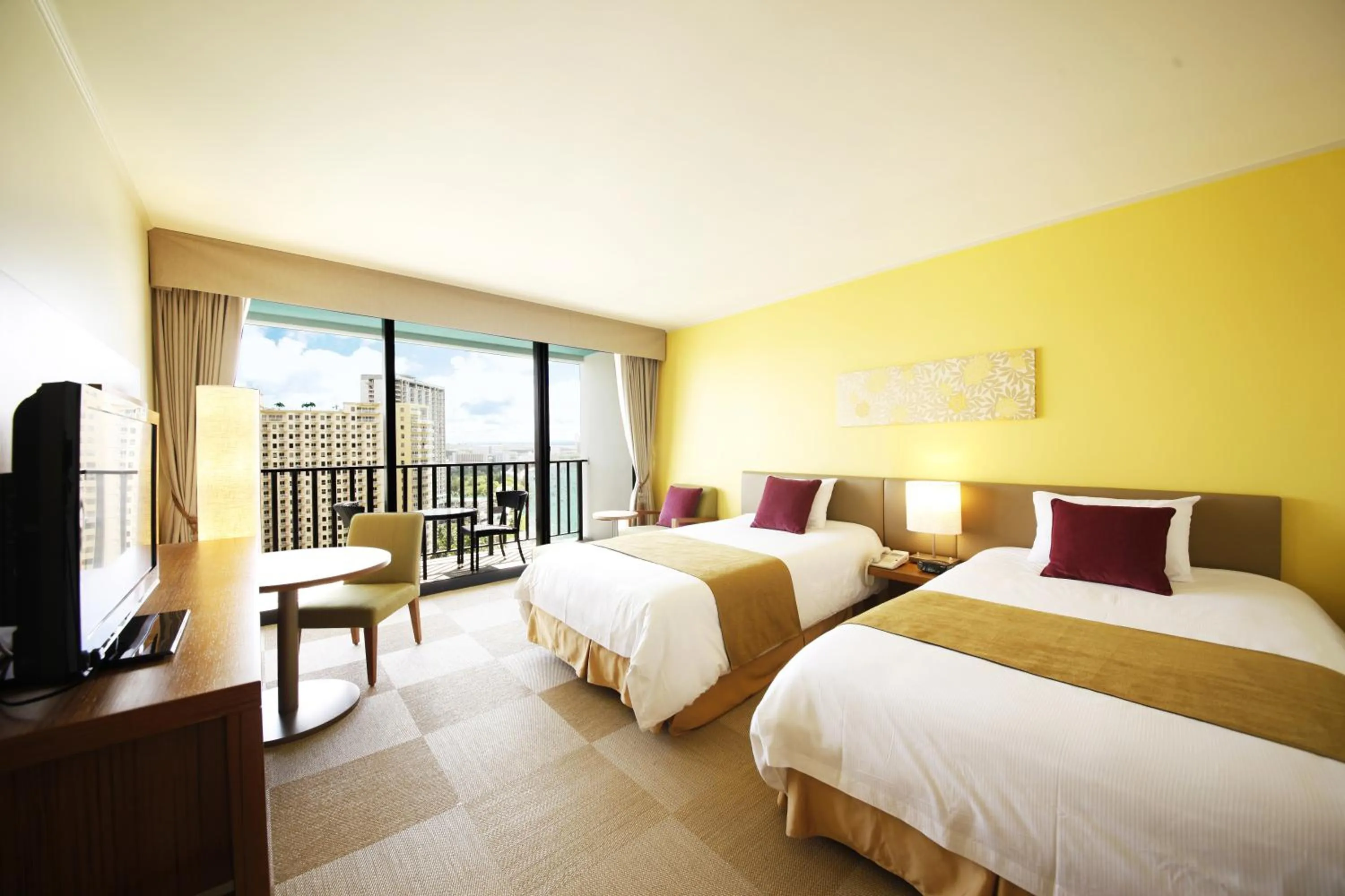 Photo of the whole room, Bed in Guam Reef Hotel