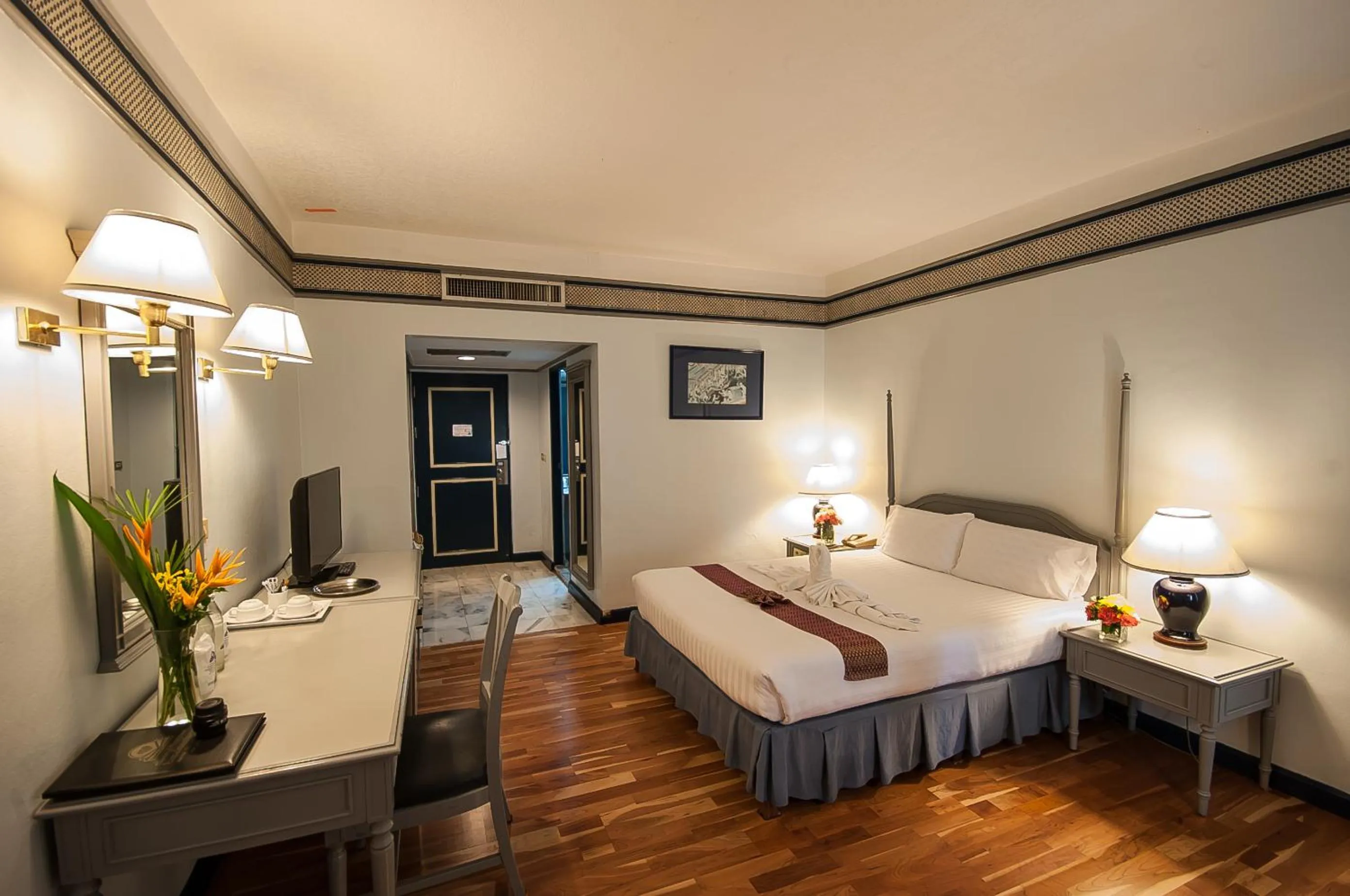 Photo of the whole room, Bed in Diamond Plaza Hotel