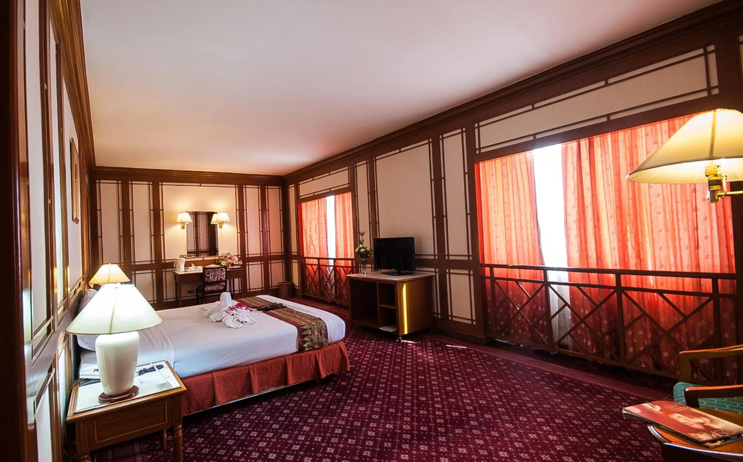 Photo of the whole room, Bed in Diamond Plaza Hotel