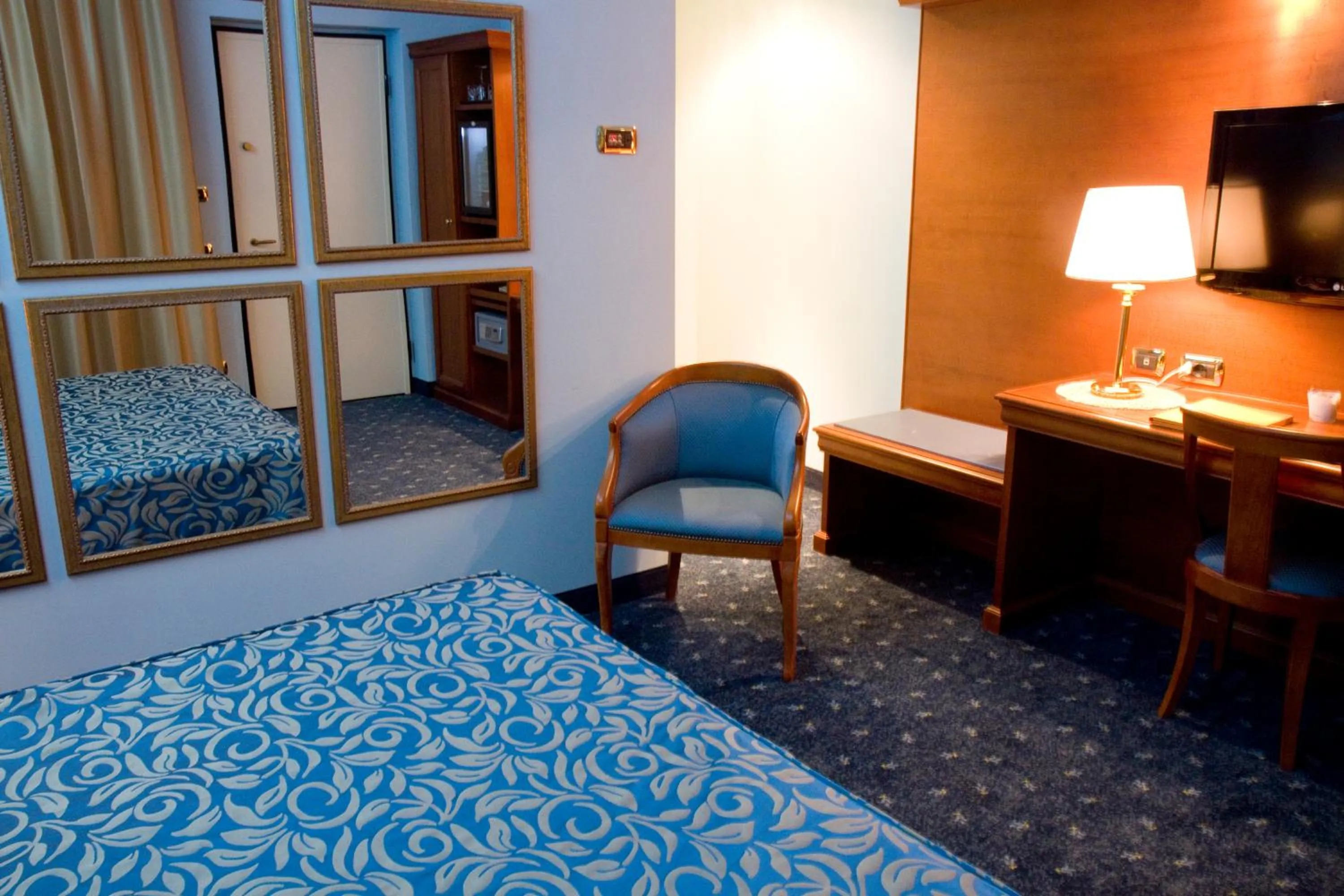 Bed in HM MotelHotel