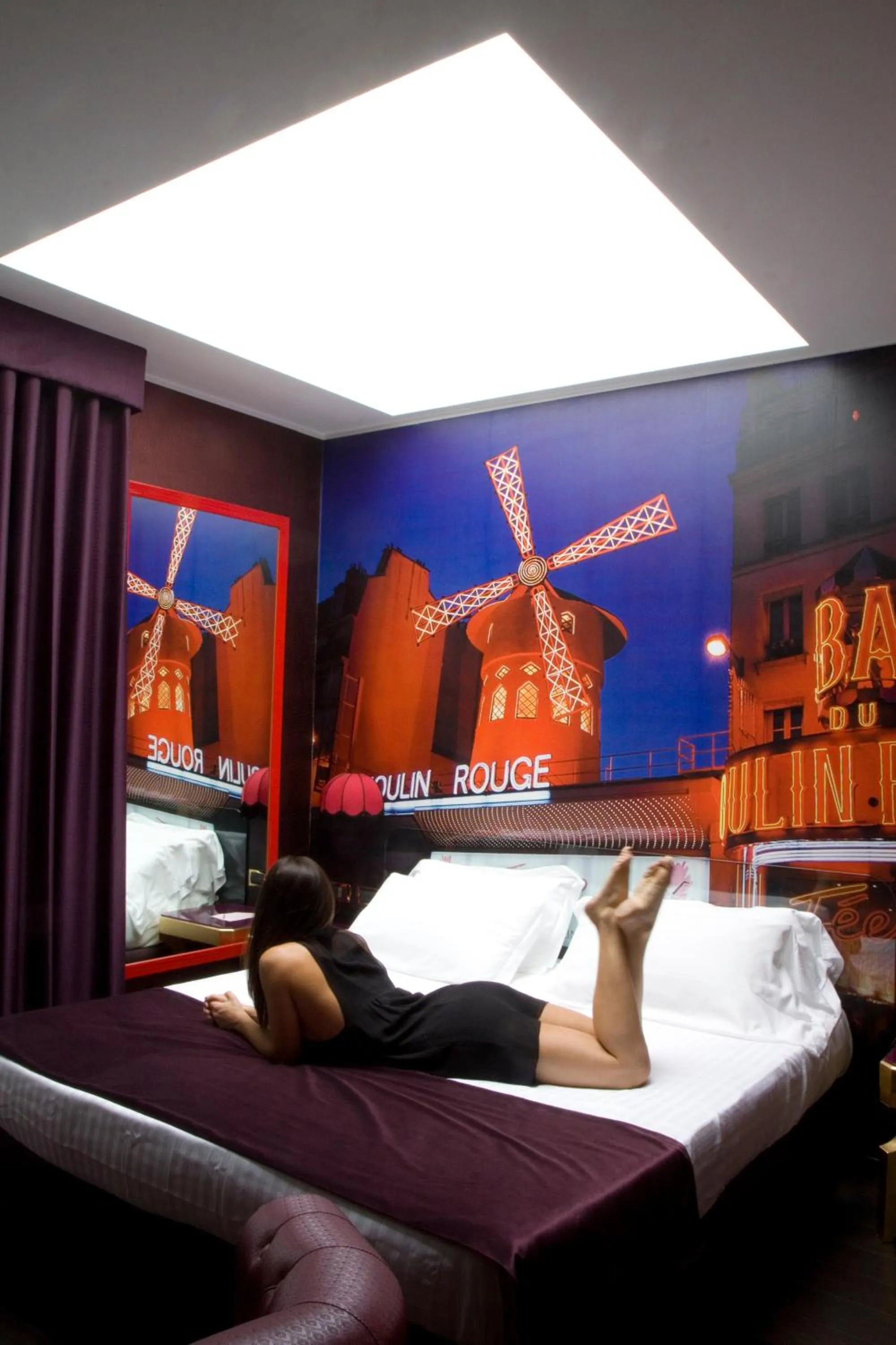 Bed in HM MotelHotel