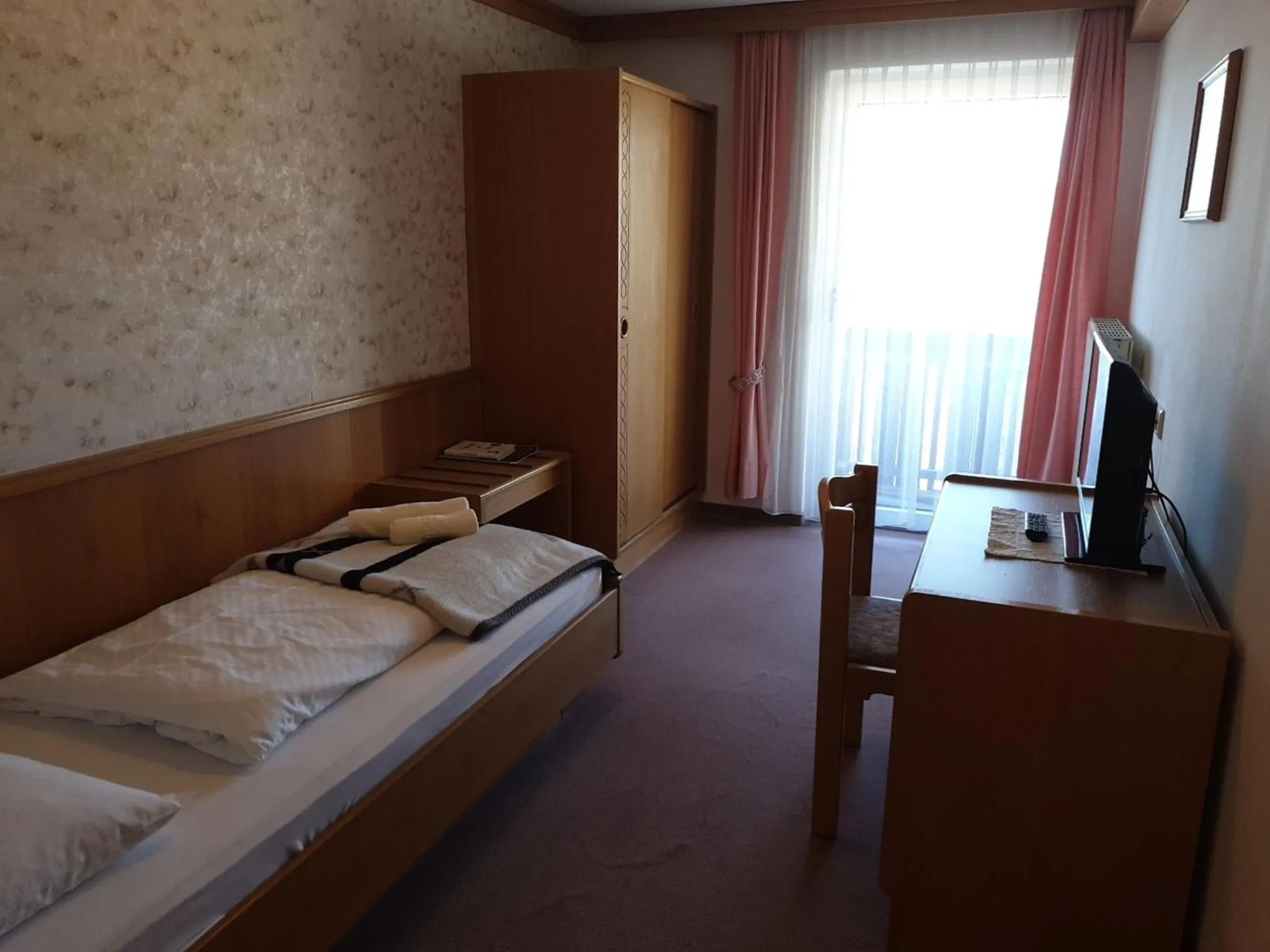 Bed in Berghotel Türlwand