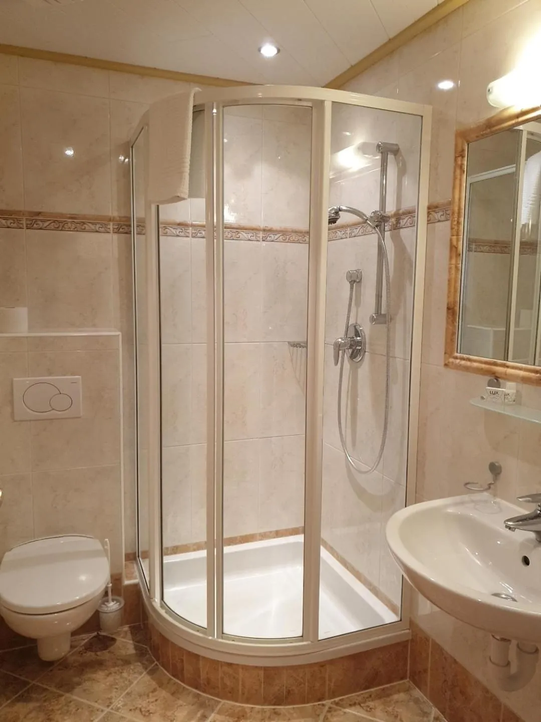 Bathroom in Berghotel Türlwand