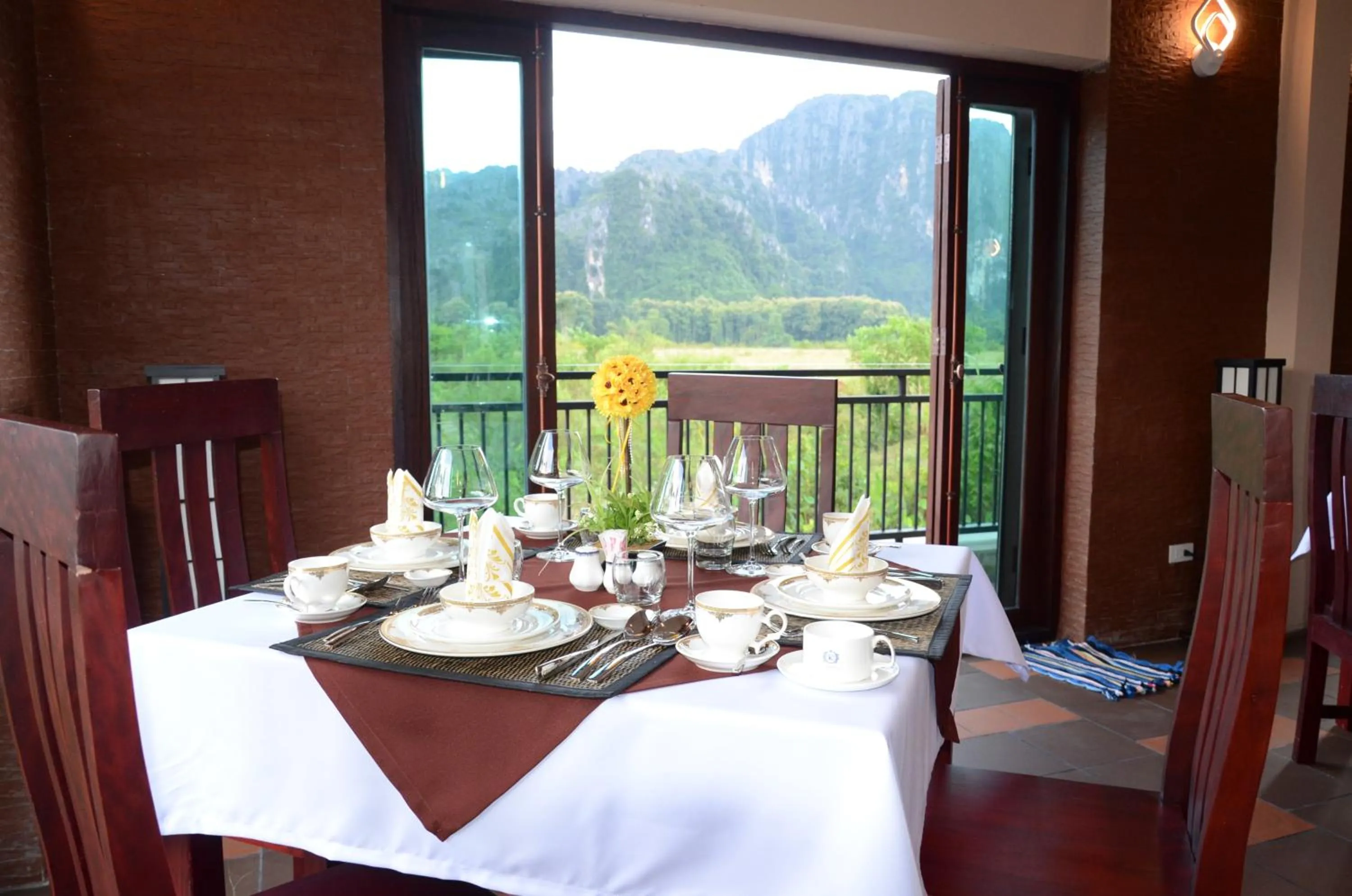 Restaurant/places to eat in Saksiri Riverside Boutique Hotel