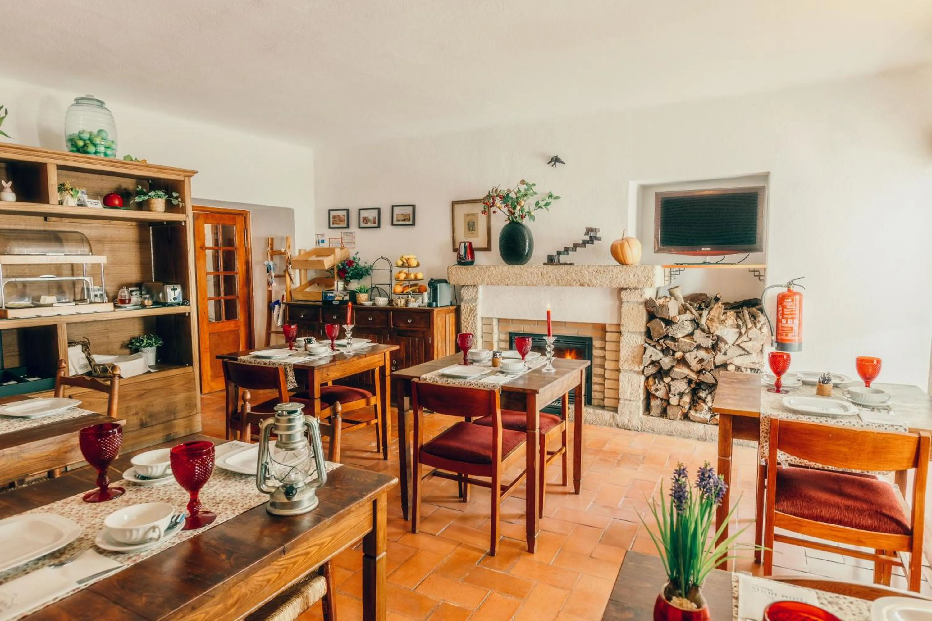 Communal lounge/ TV room in Dom Dinis Marvão