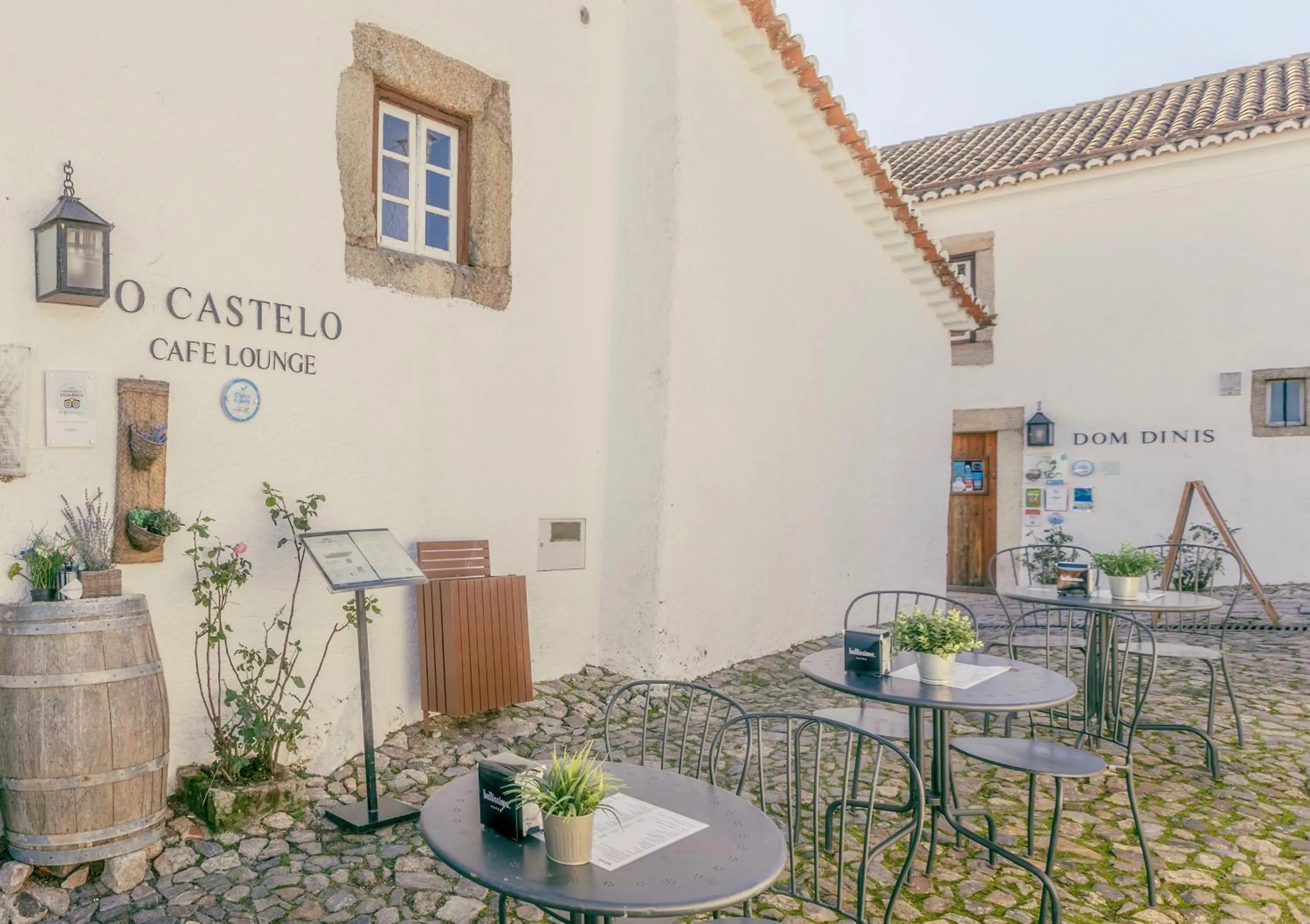 Facade/entrance in Dom Dinis Marvão