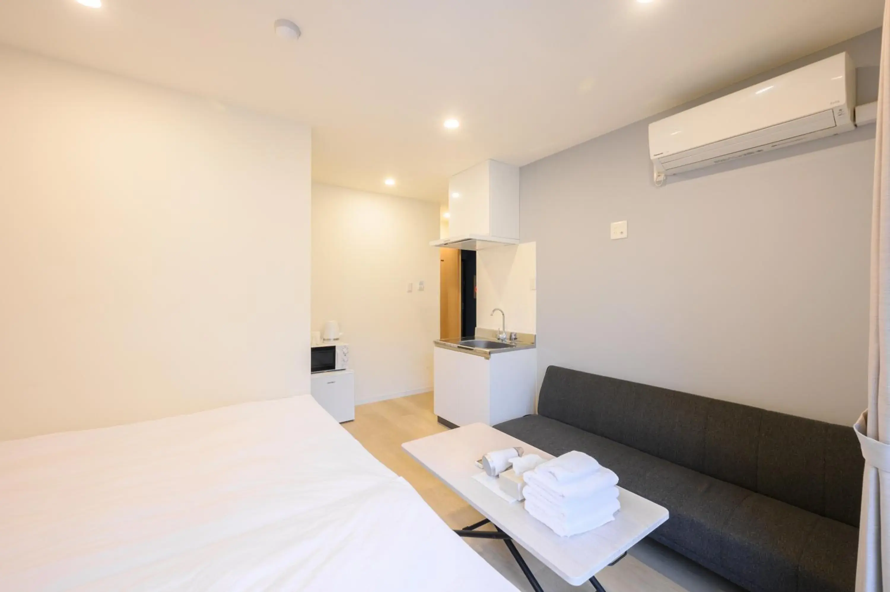 Family Room with Mountain View - single occupancy in Oku Apartment Family Room with Mountain View - single occupancy in Oku Apartment