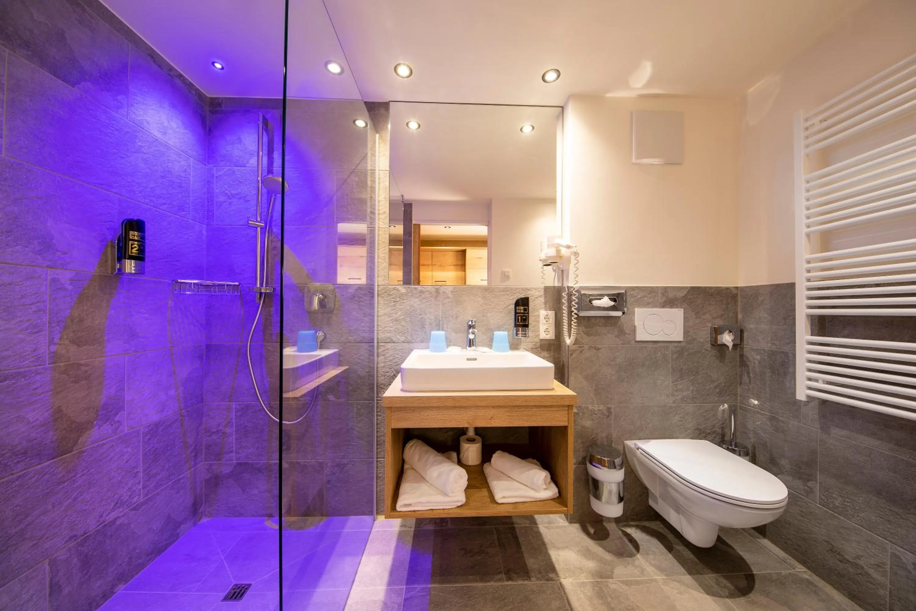 Shower in Hotel Post Krimml