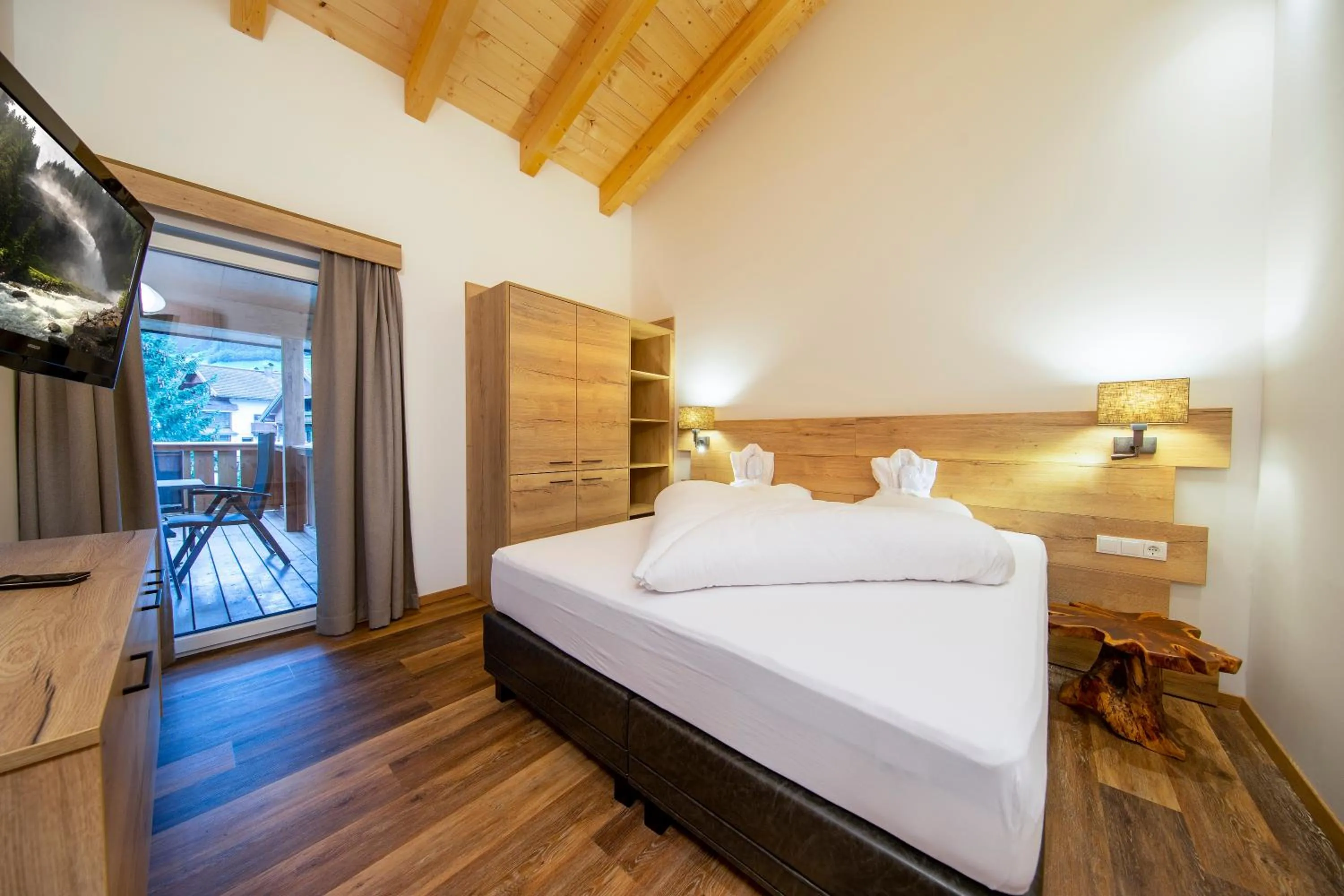 Toilet, Bed in Hotel Post Krimml