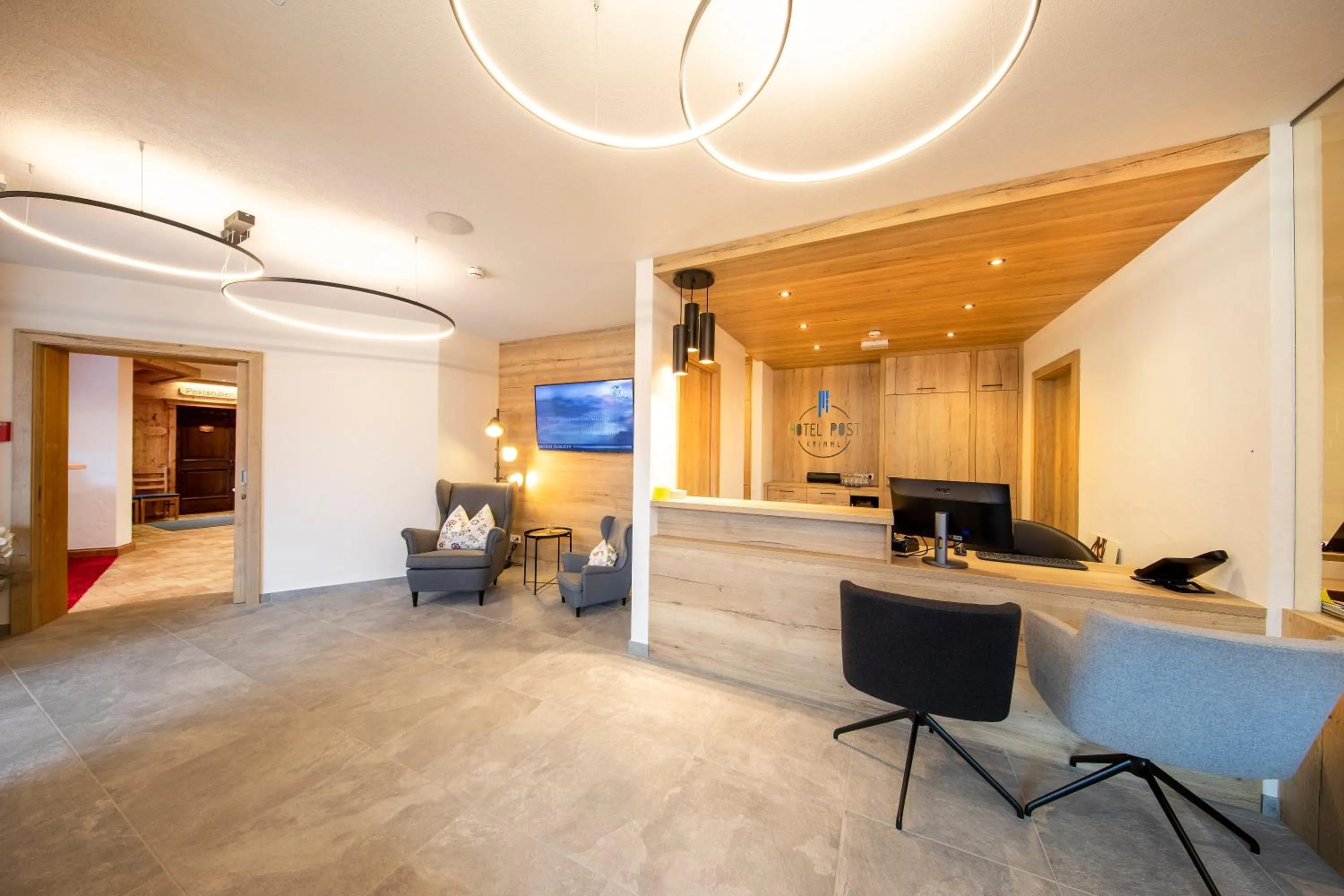 Communal lounge/ TV room in Hotel Post Krimml