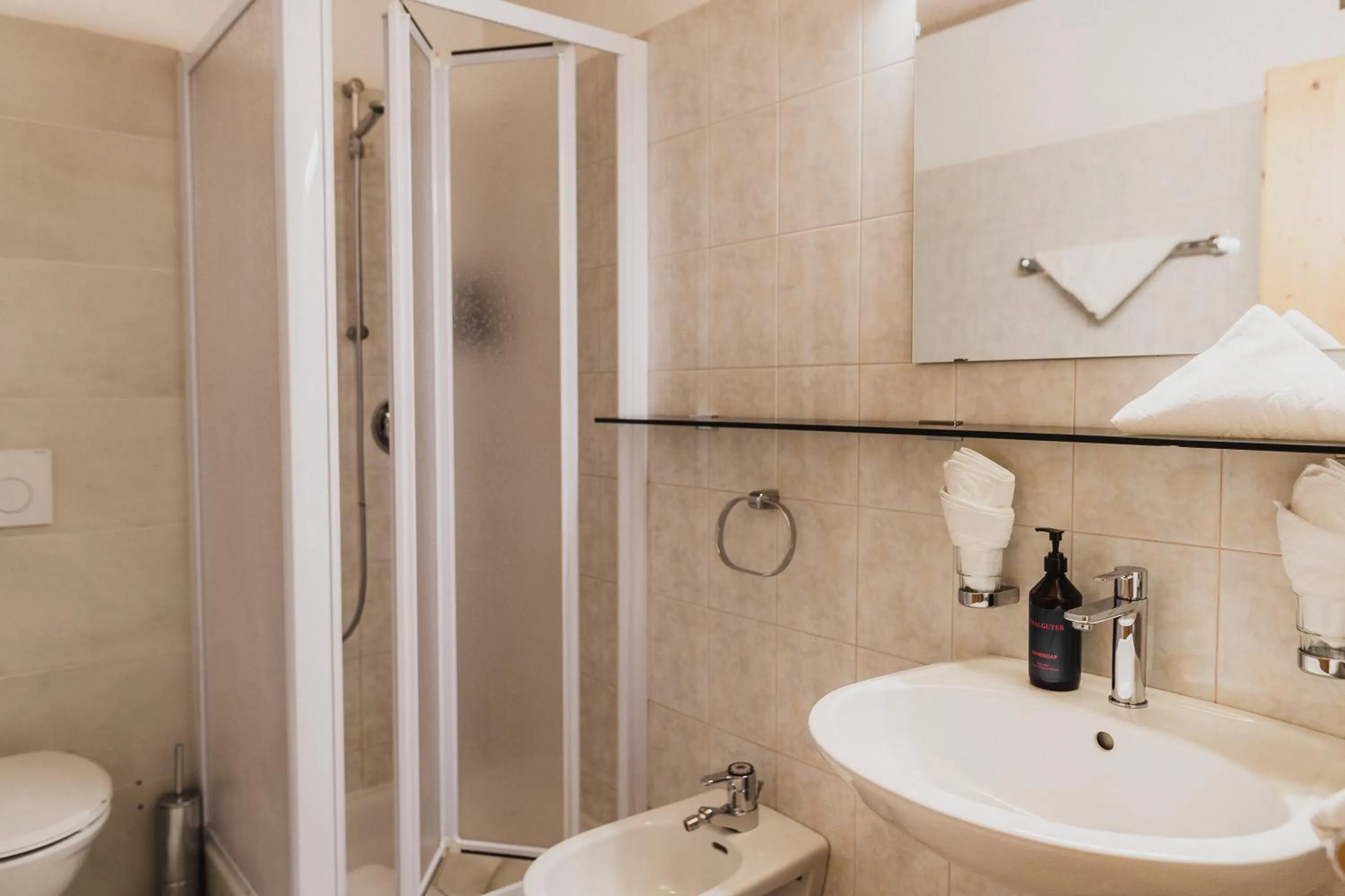 Bathroom in Thalguter - Rooms & Breakfast