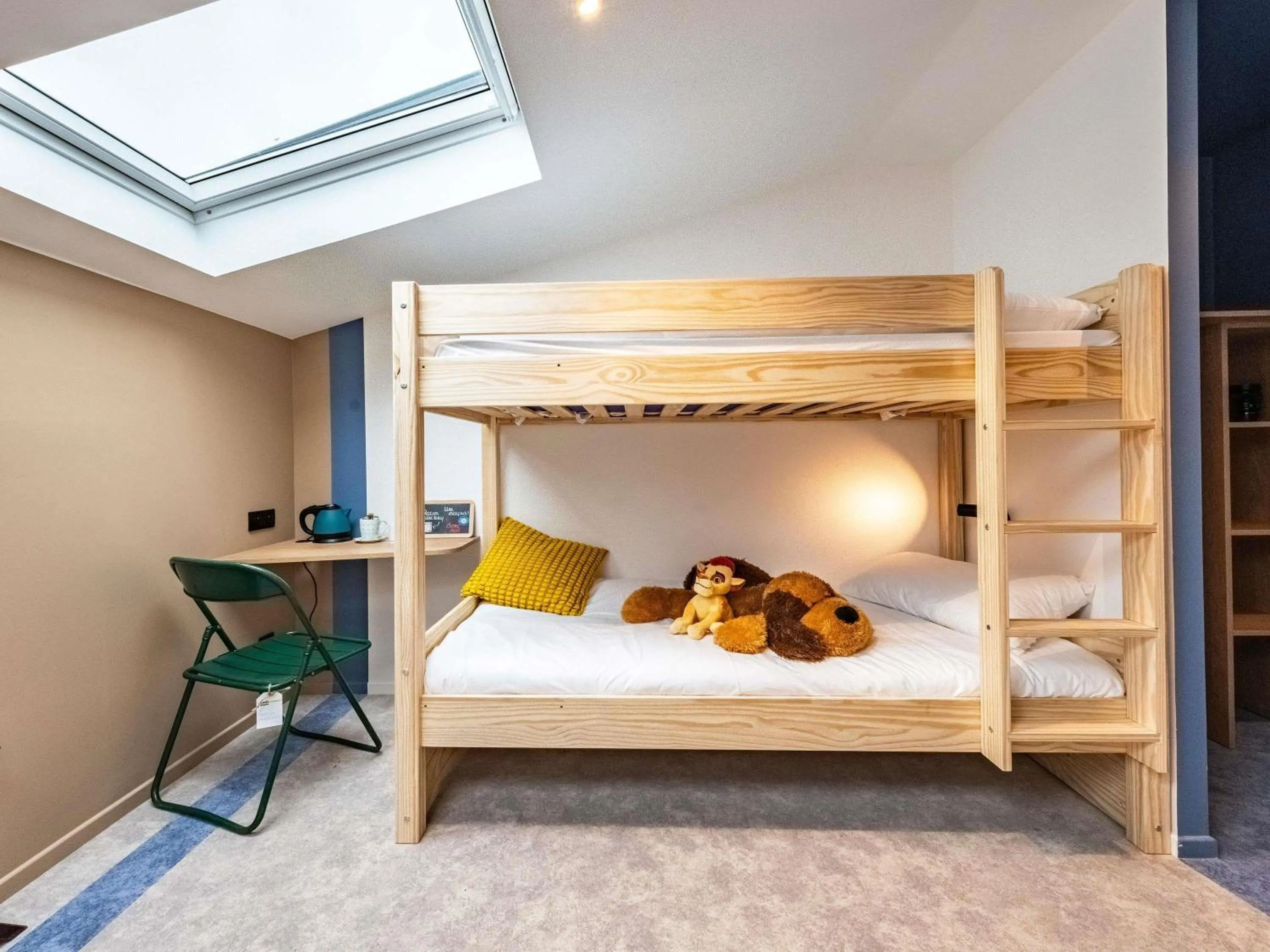 Bedroom, Bed in greet Hotel Massieux Lyon Nord