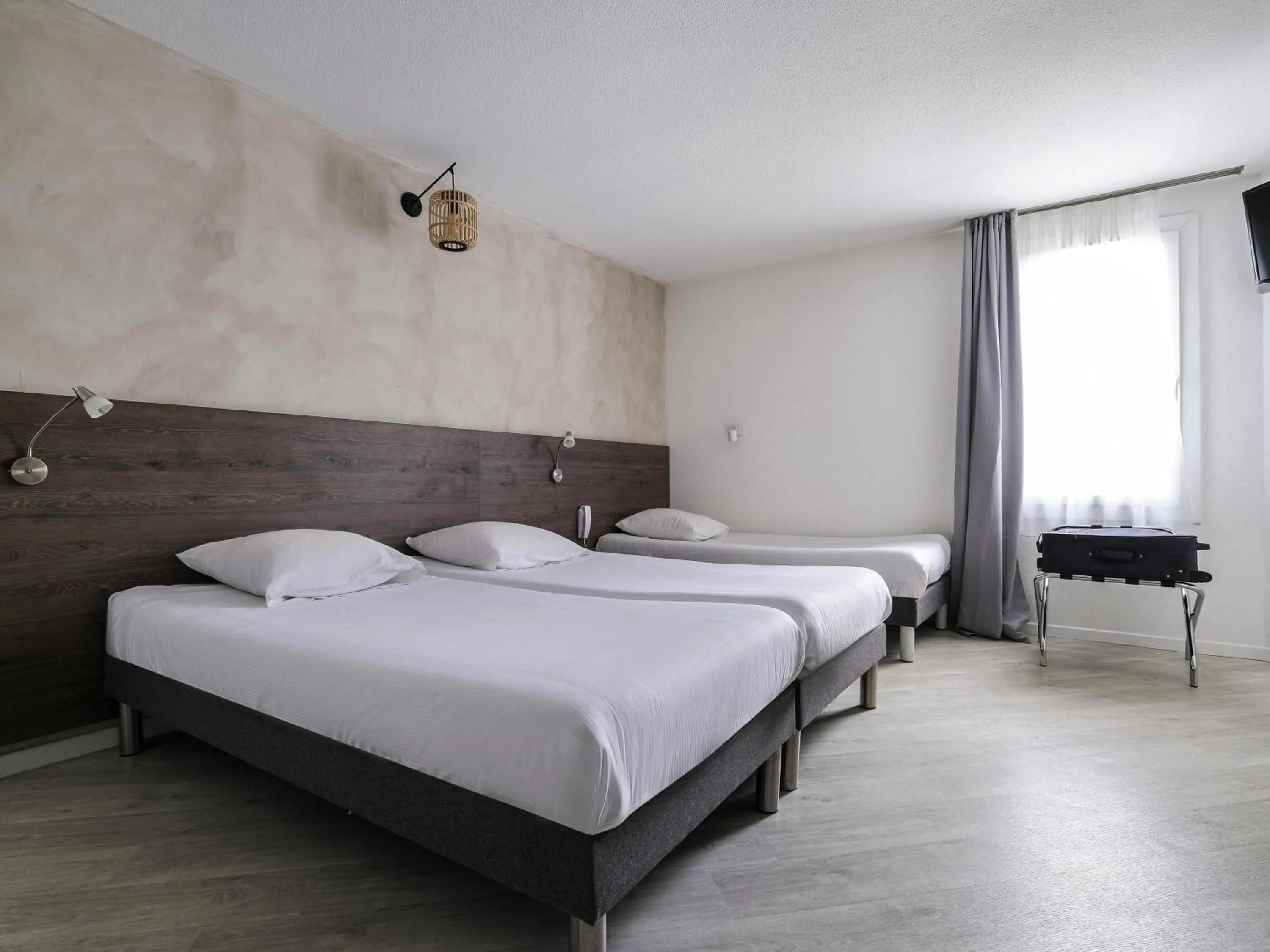 Bedroom, Bed in greet Hotel Massieux Lyon Nord