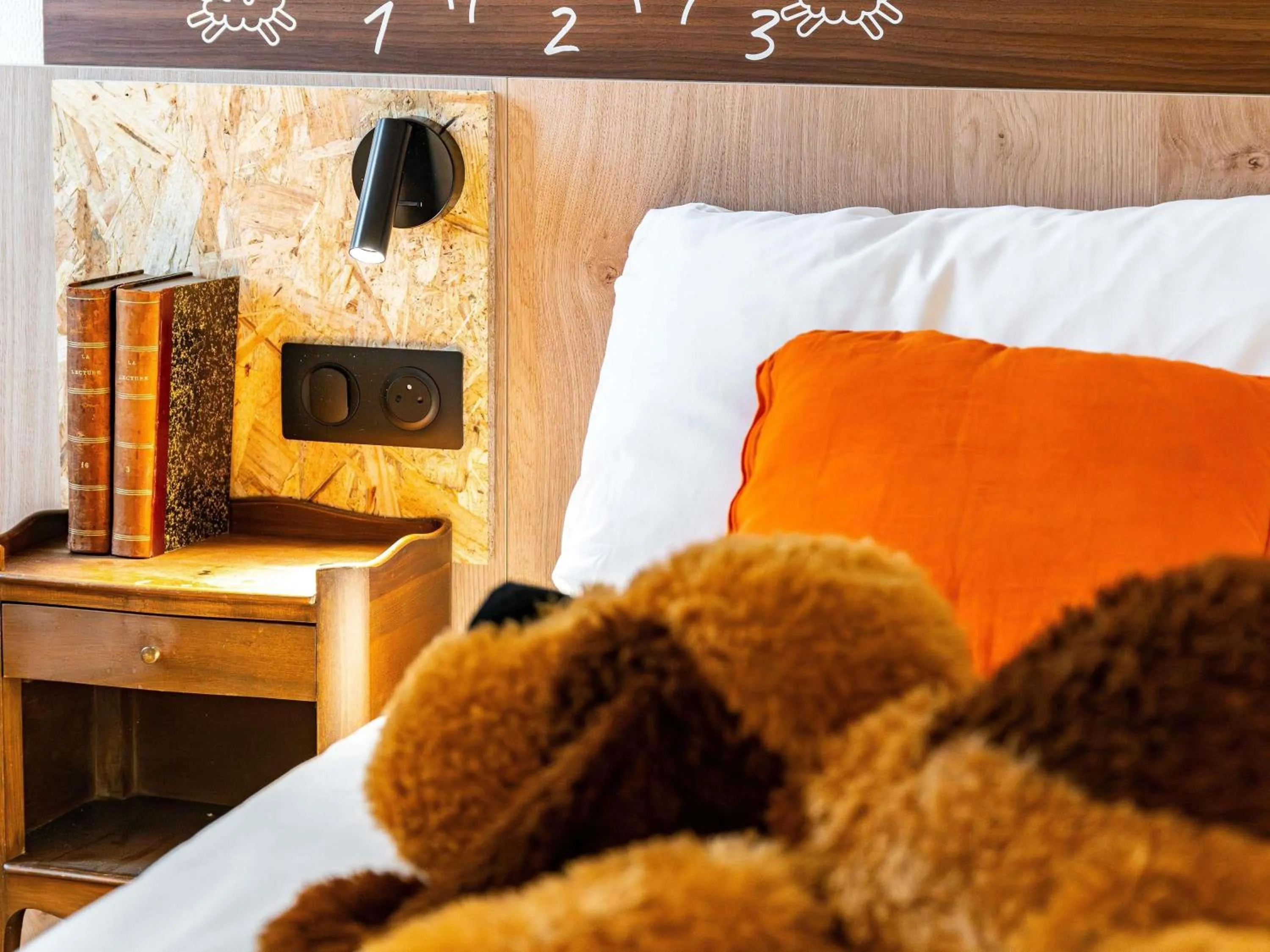 Bedroom, Bed in greet Hotel Massieux Lyon Nord