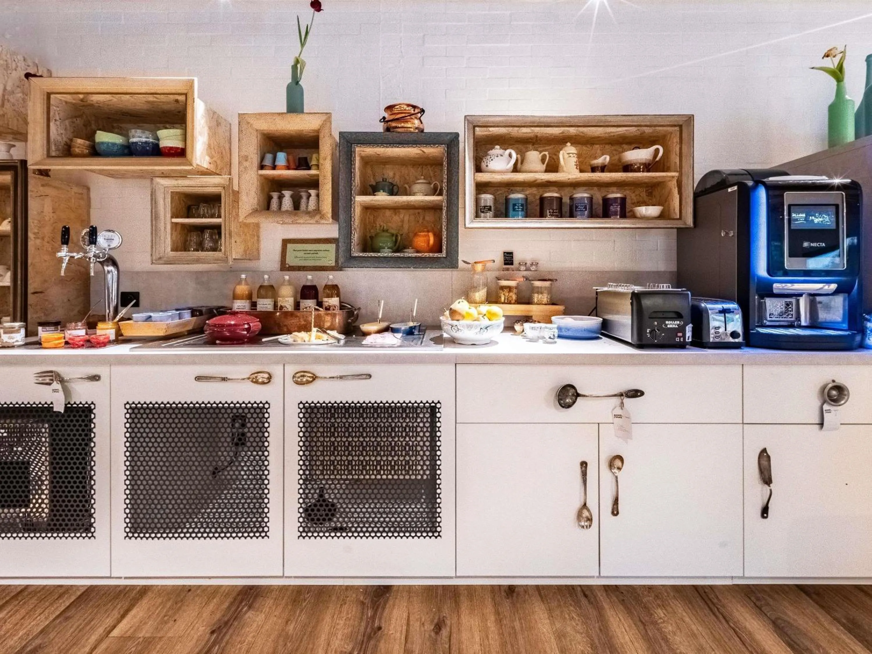 Breakfast in greet Hotel Massieux Lyon Nord