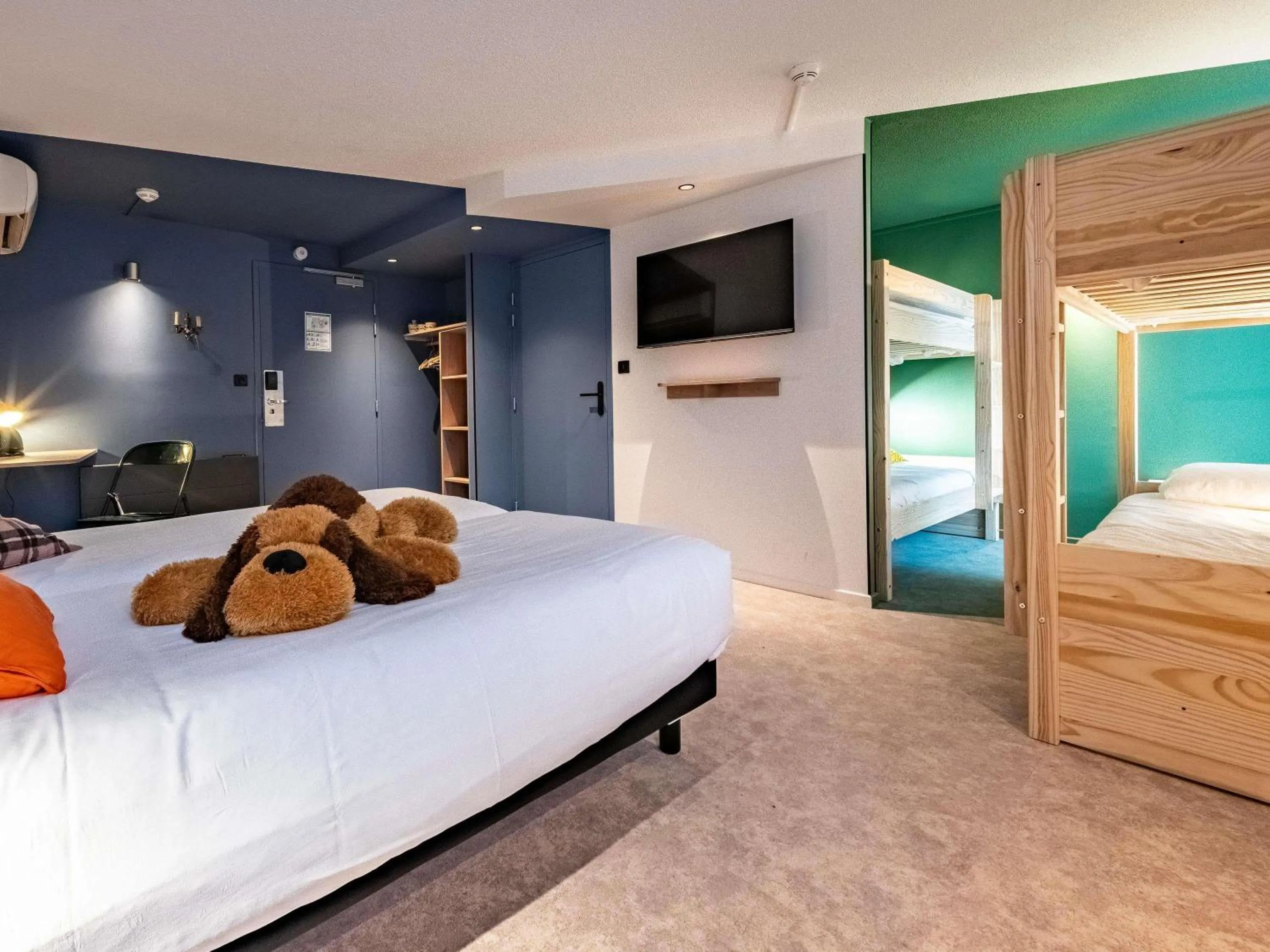 Bedroom, Bed in greet Hotel Massieux Lyon Nord