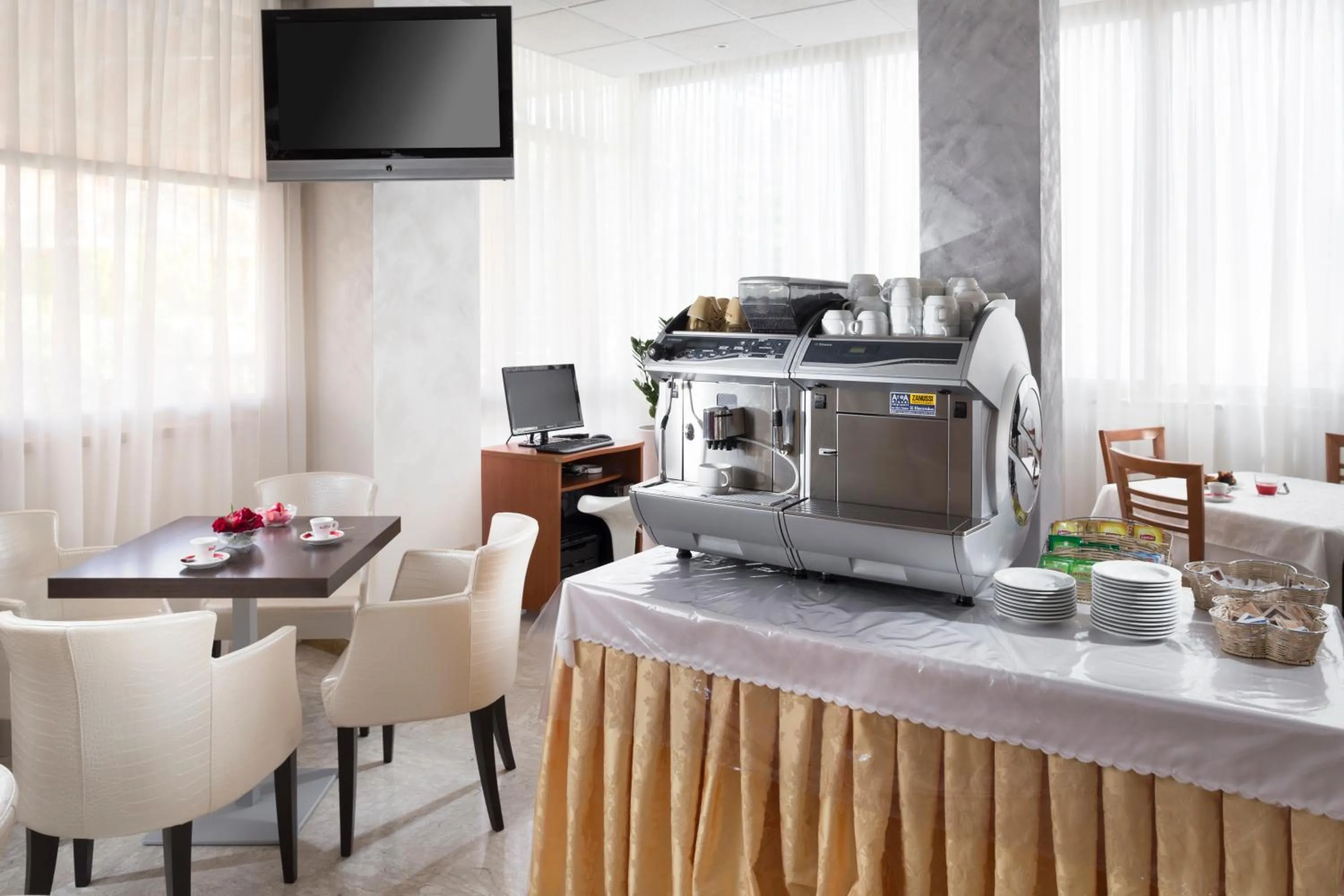 Restaurant/places to eat in Hotel Bellerofonte