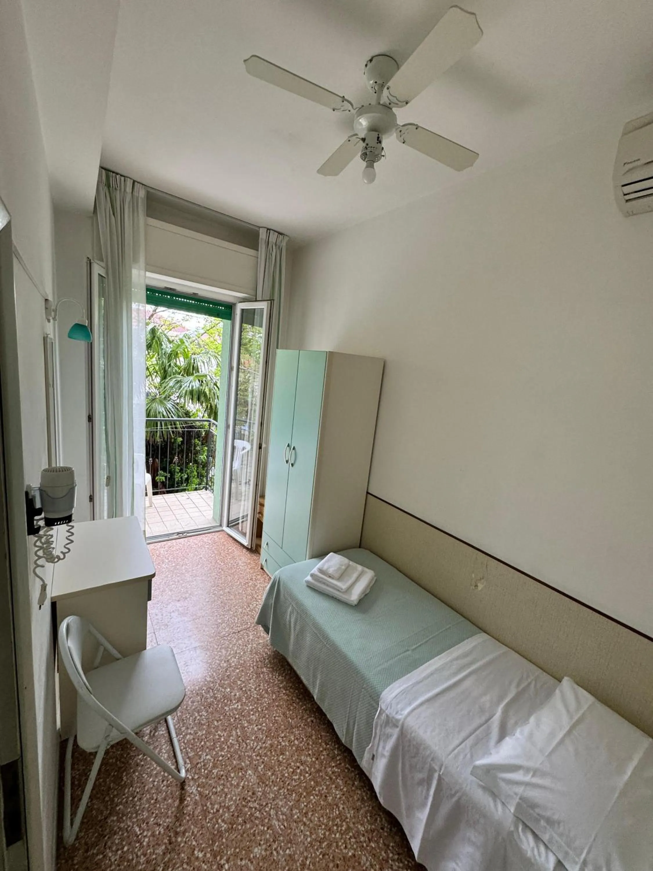 Bedroom, Bed in Hotel Urania Nuova Gestione