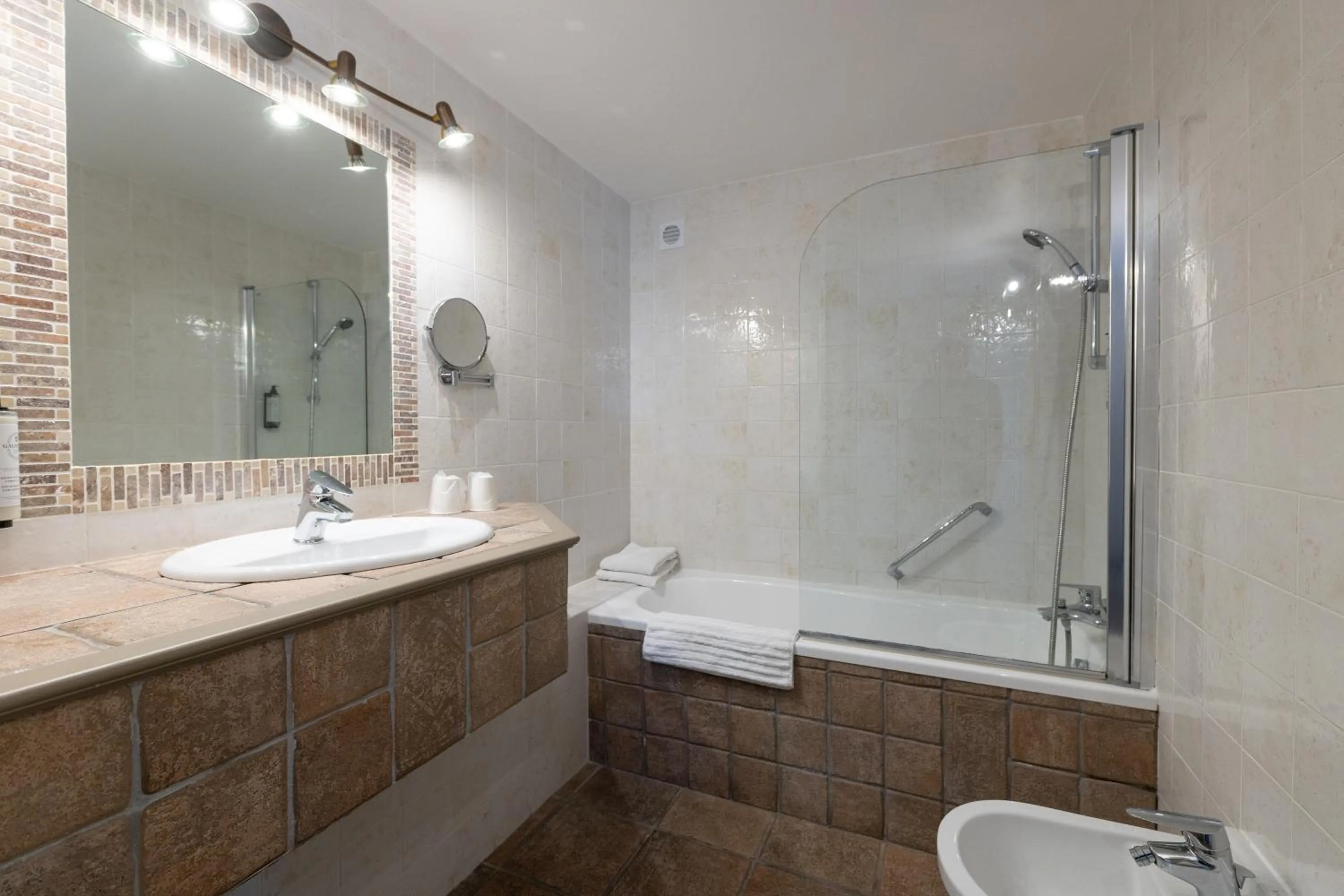 Bathroom in Hôtel Dolce Notte