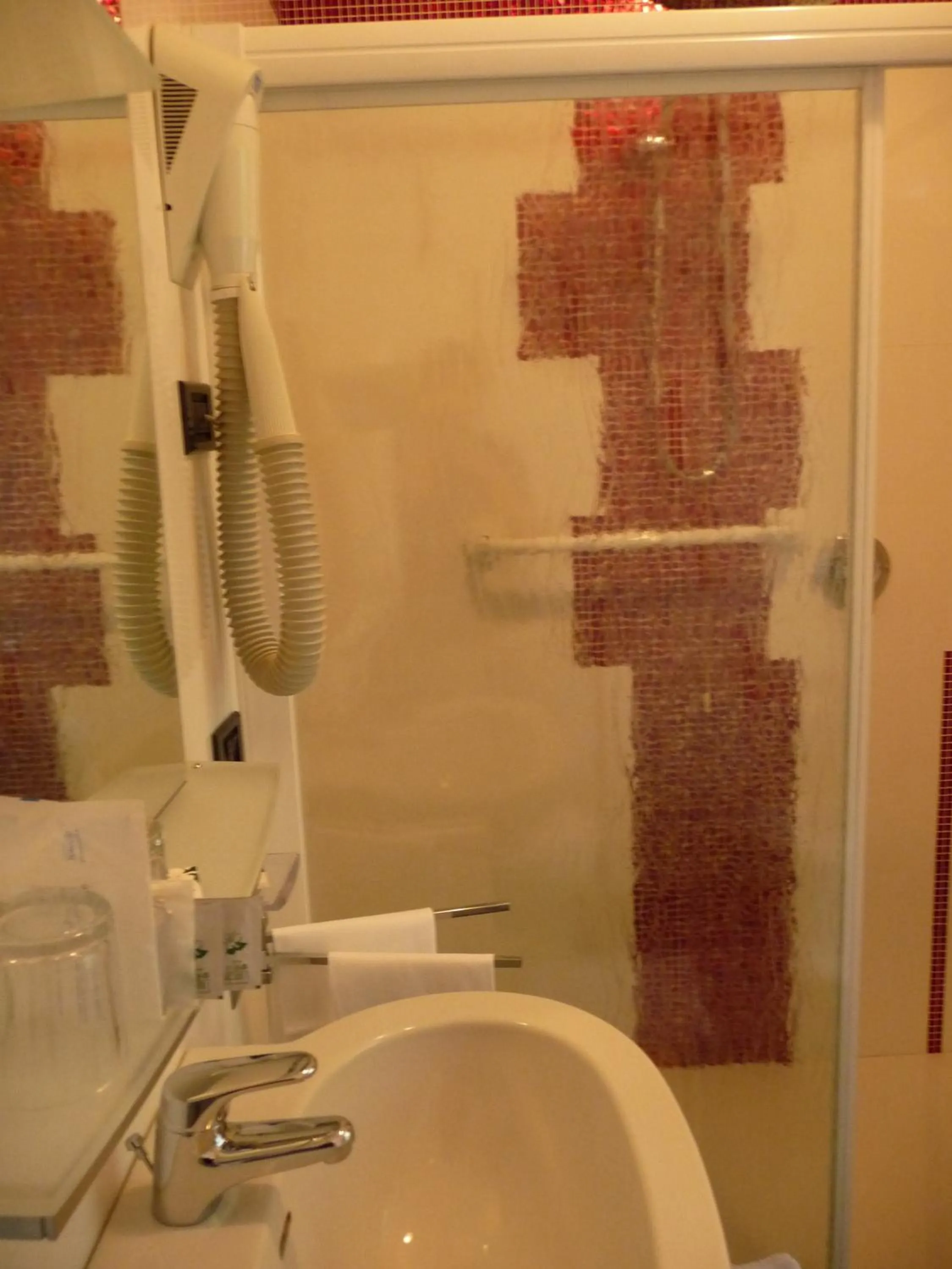 Shower in Hotel Luna