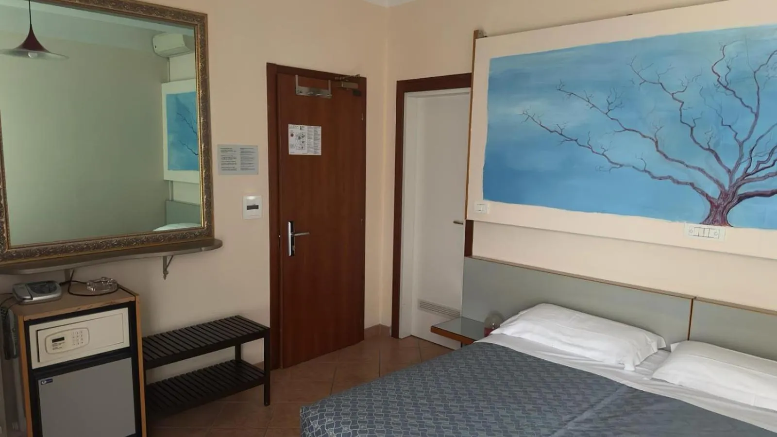 Bedroom, Bed in Hotel Luna