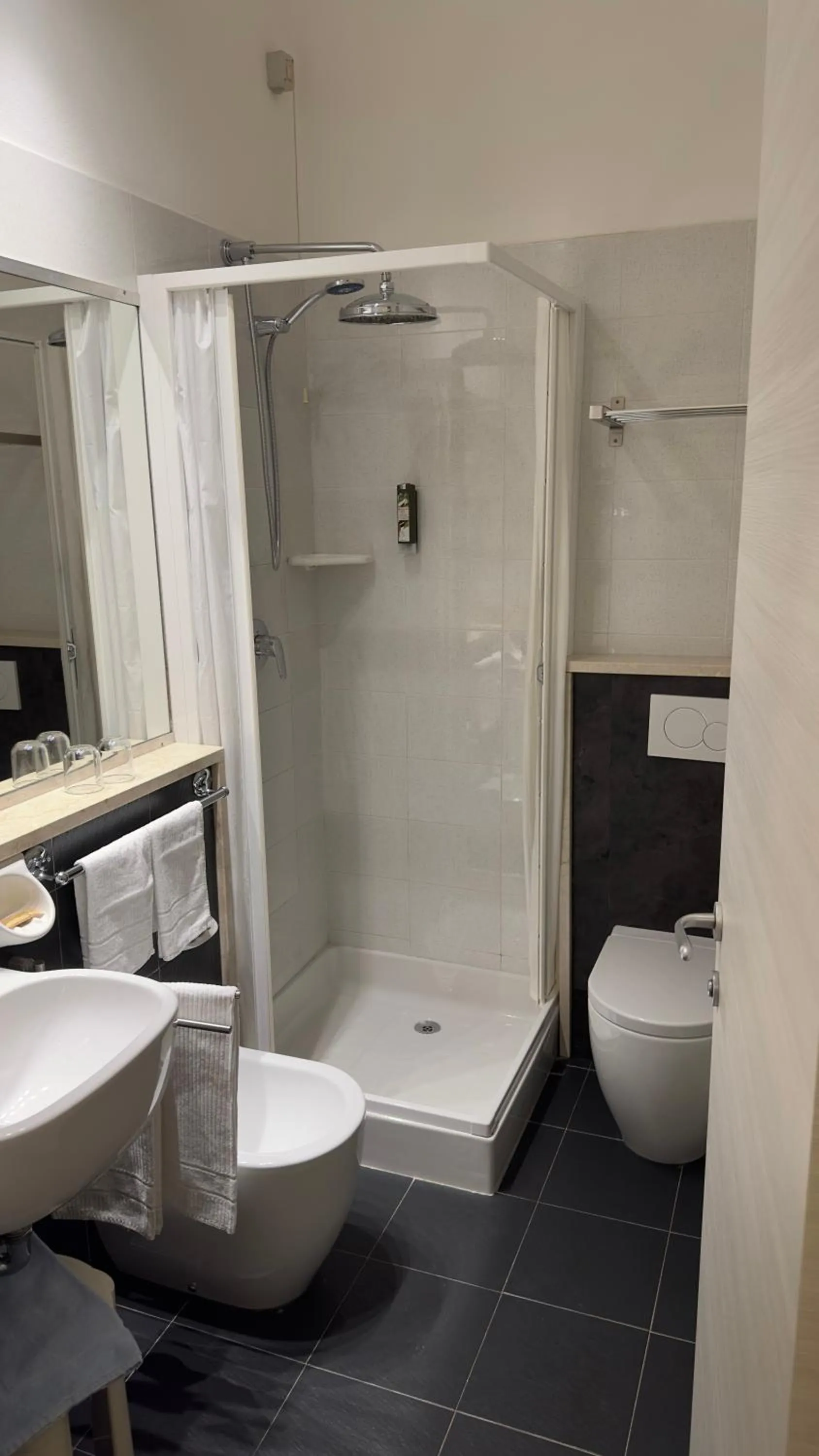 Bathroom in Hotel Luna