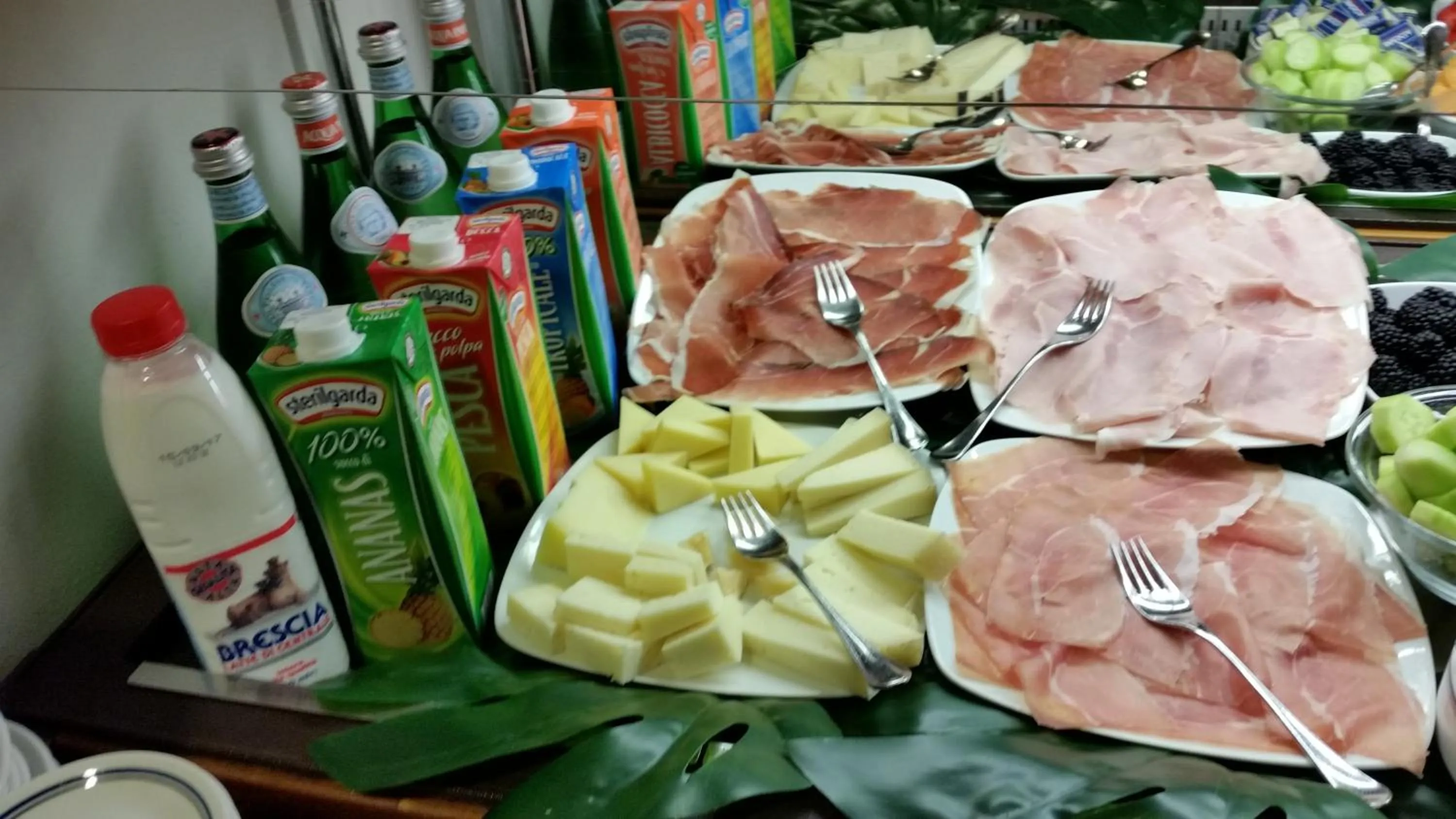 Food and drinks in Hotel Luna