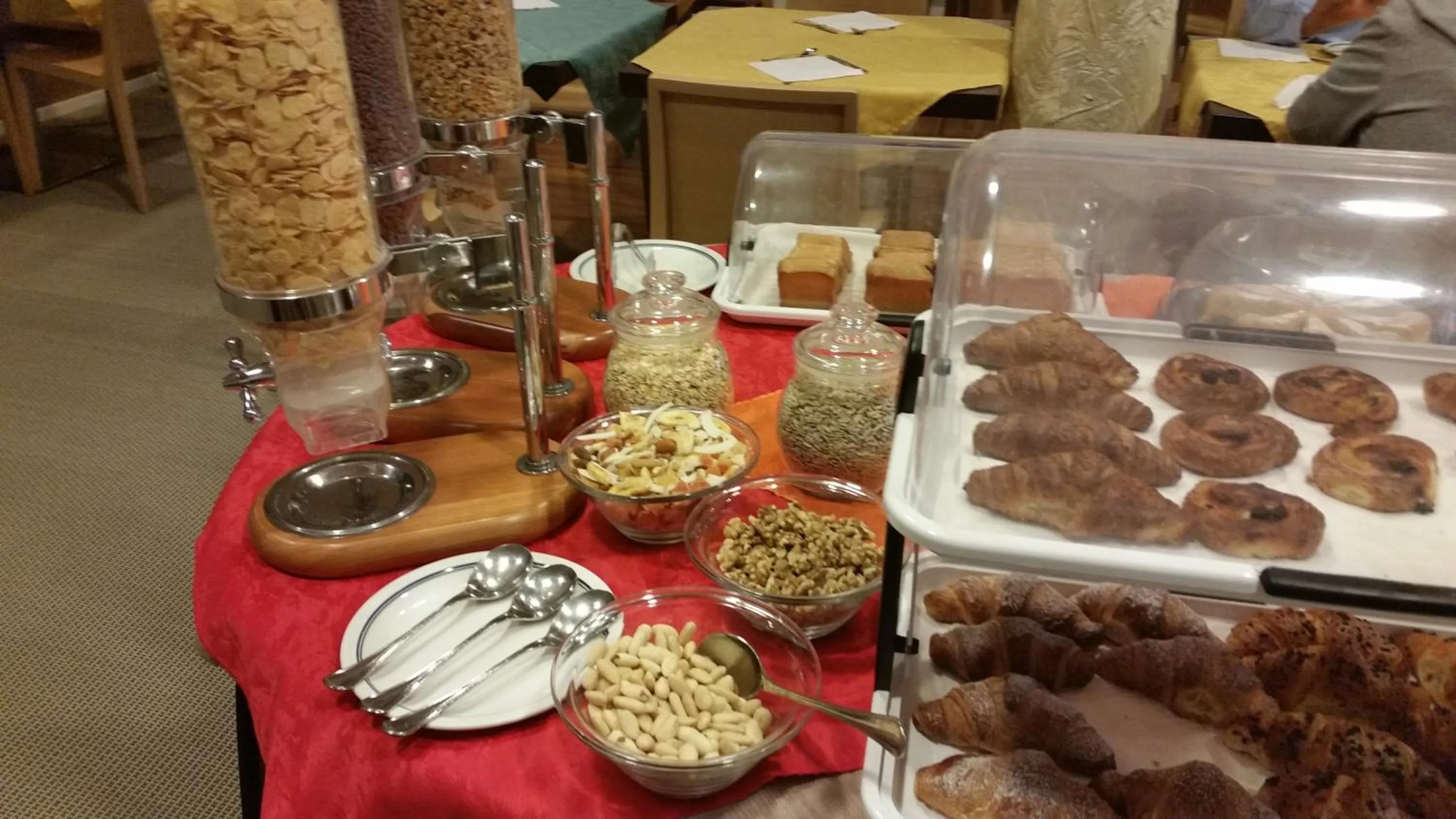 Food and drinks in Hotel Luna