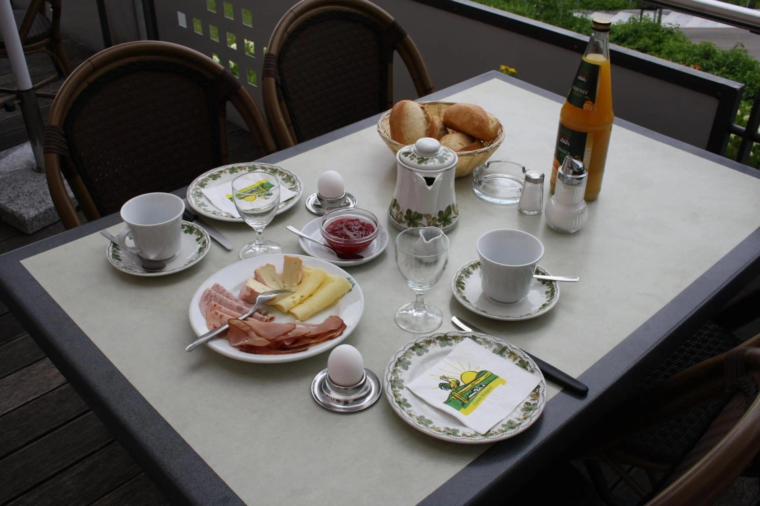 Breakfast in Gasthaus Storchen