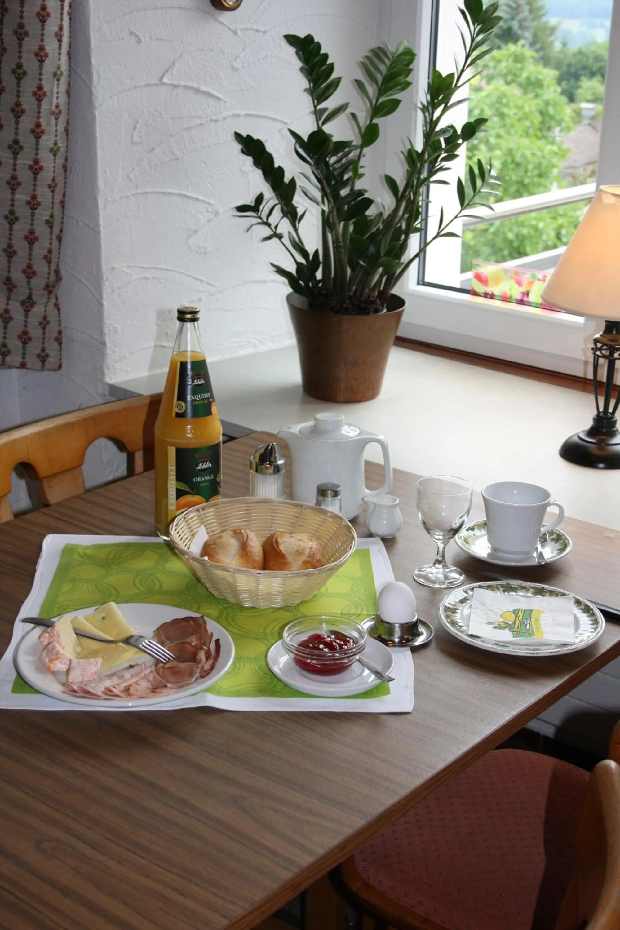 Breakfast in Gasthaus Storchen