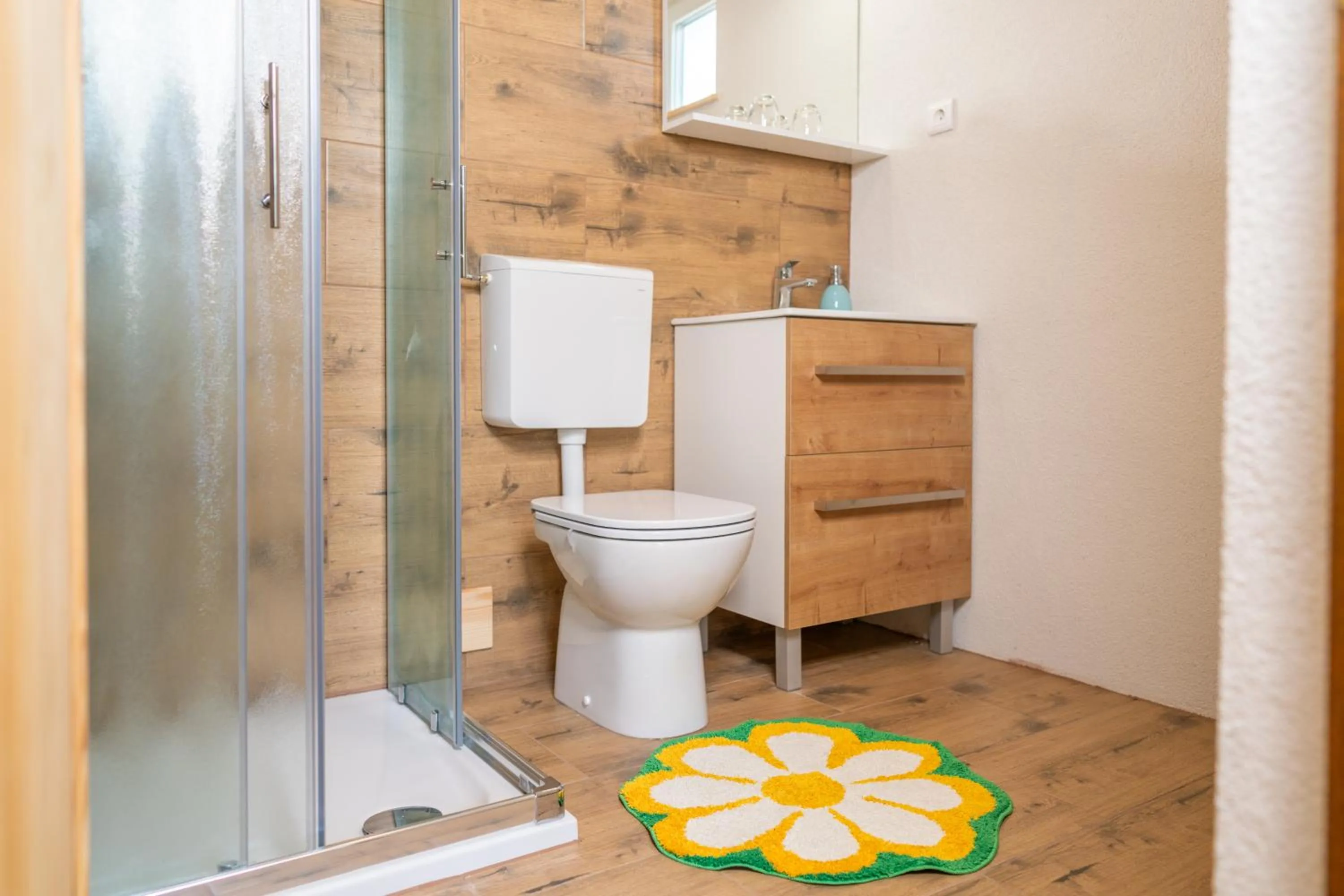 Shower in Pension Cerkovnik