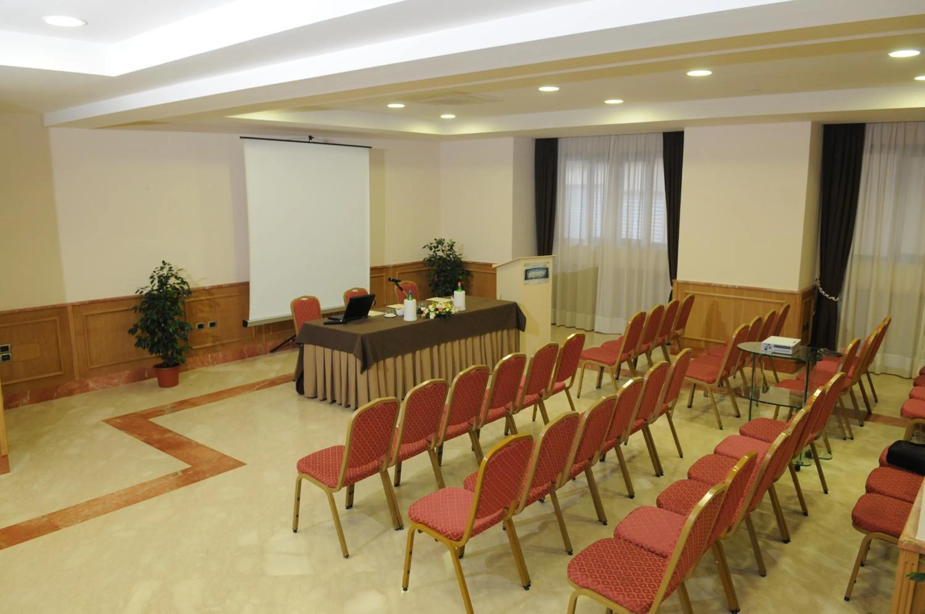 Business facilities in Hotel Ristorante La Lanterna